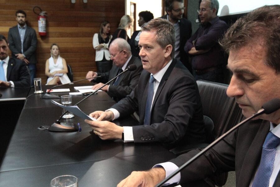 CCJ retoma os debates com a discussão de vetos do Governo