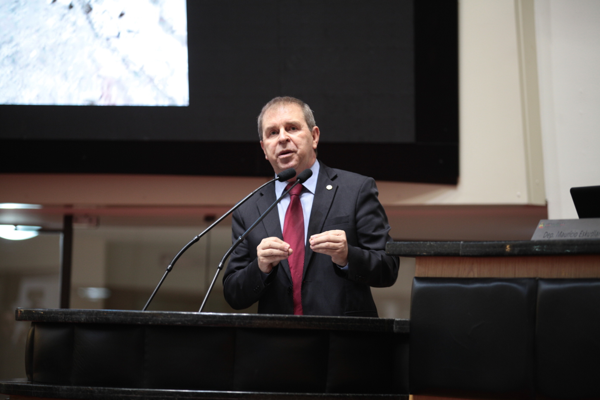 Deputados destacam inauguração e má conservação de rodovias