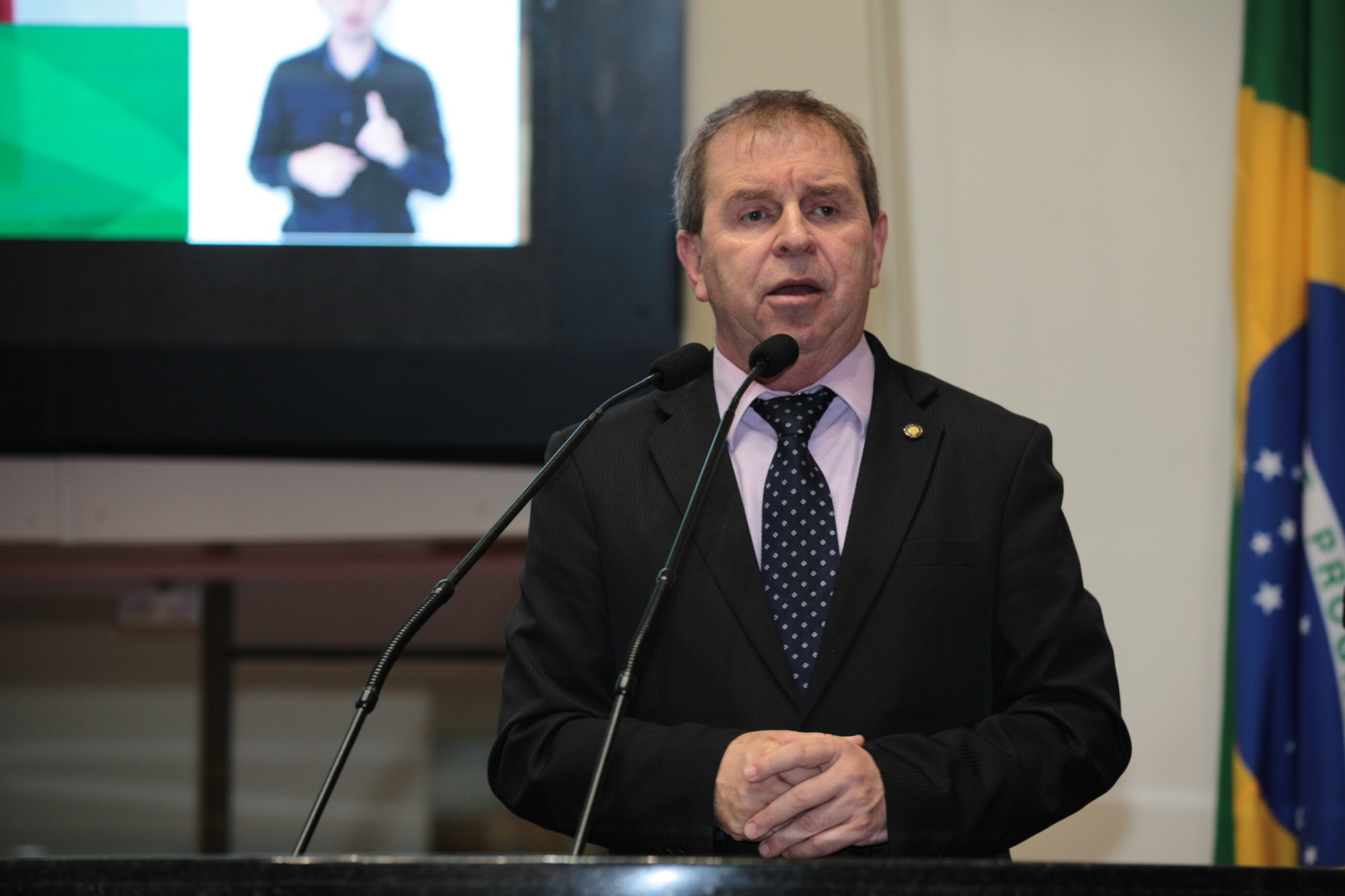 Eskudlark defende a extinção de todas as secretarias regionais