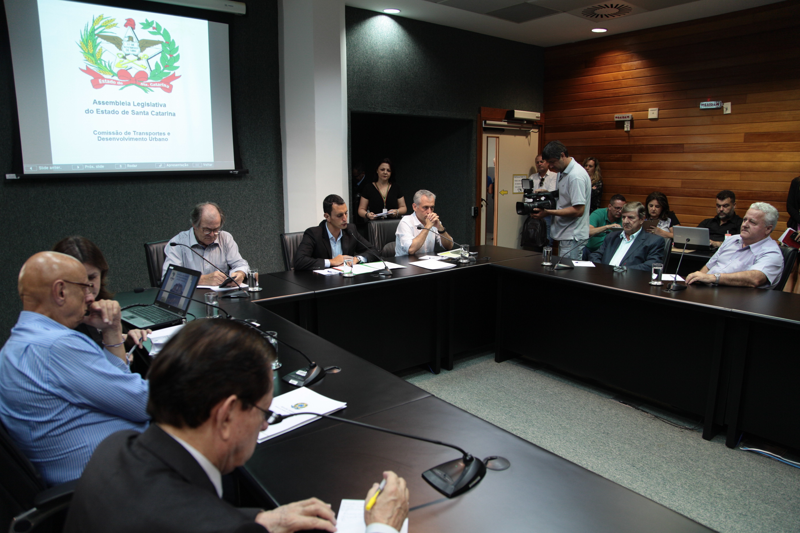 Reunião ampliada de Trabalho da Frente Parlamentar Catarinense em conjunto com a Comissão de Transportes e Desenvolvimento Urbano para tratar do assunto Parque Nacional da Serra Catarinense.