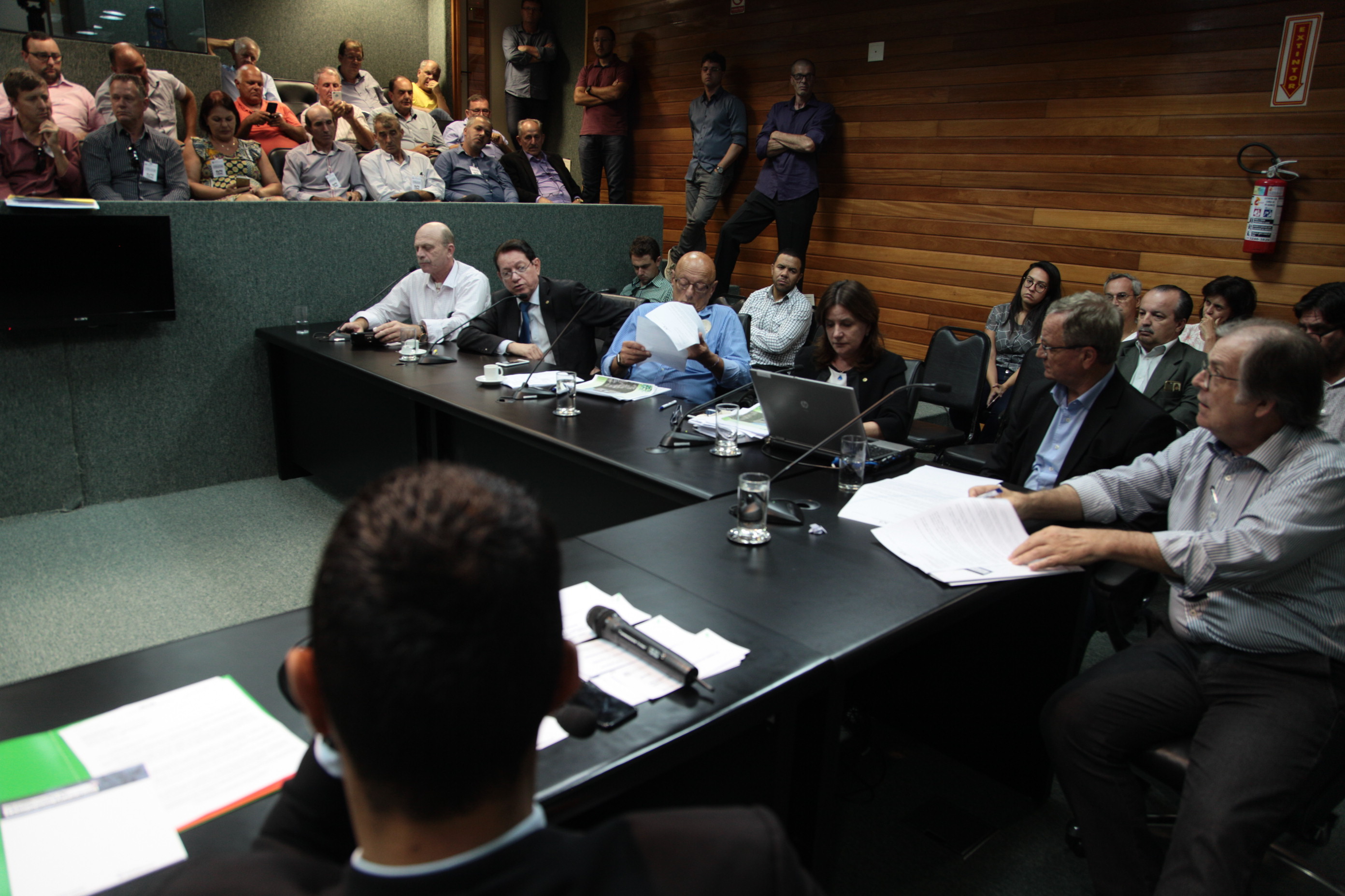 Reunião ampliada de Trabalho da Frente Parlamentar Catarinense em conjunto com a Comissão de Transportes e Desenvolvimento Urbano para tratar do assunto Parque Nacional da Serra Catarinense.
