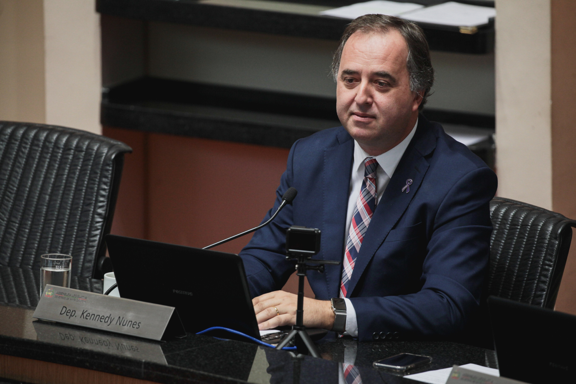 PL proíbe contratação de condenados pela lei Maria da Penha no setor público