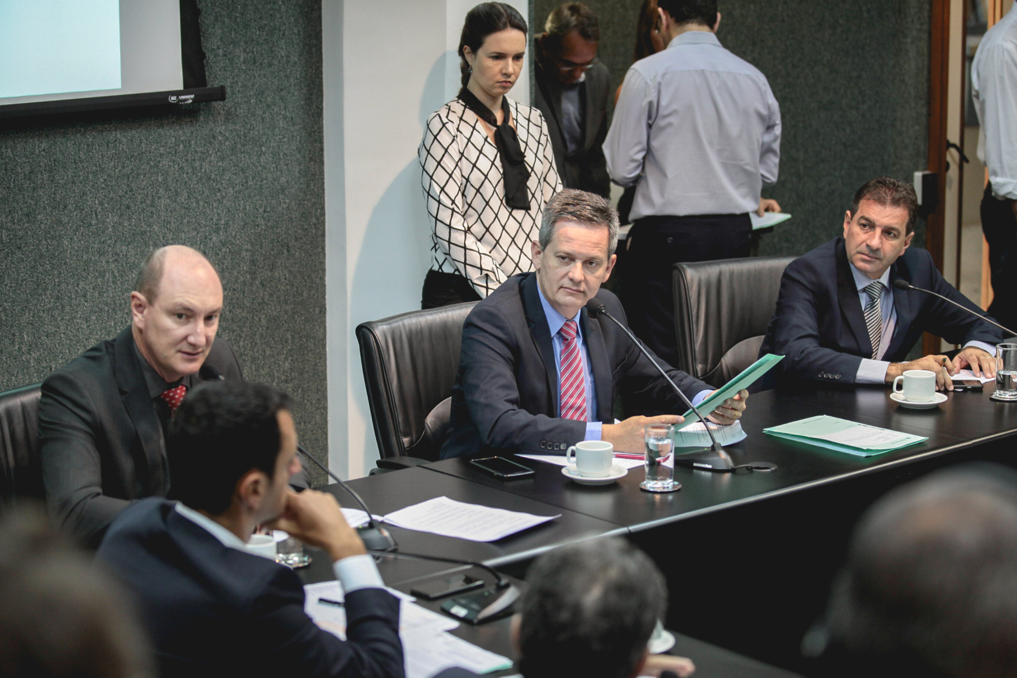 CCJ aprova prioridade de ofertas de emprego para mulheres vítimas de violência