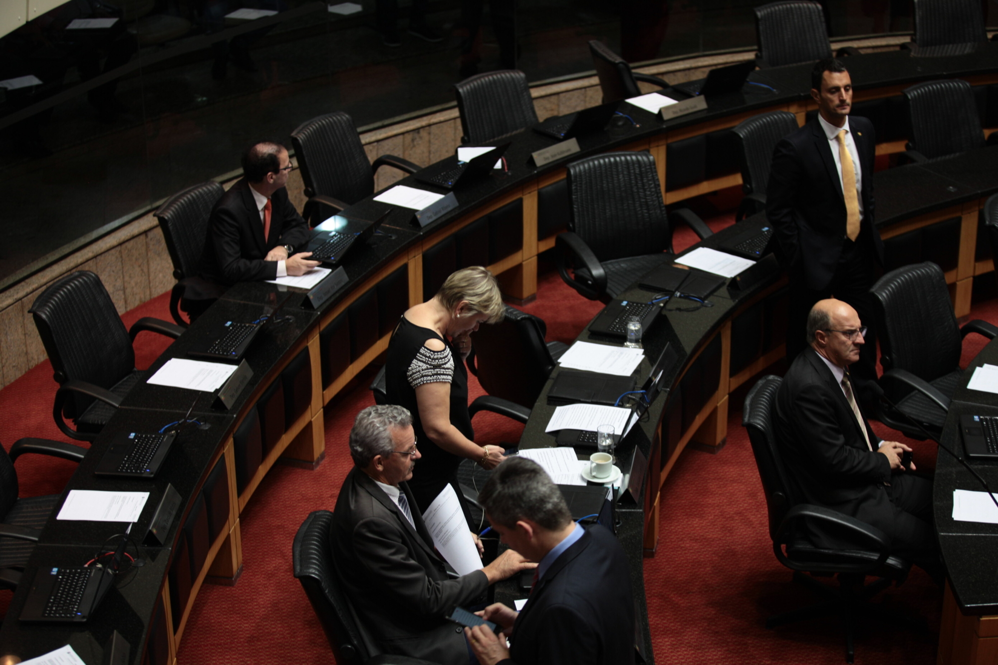 Pronunciamentos dos deputados na sessão desta terça (13)