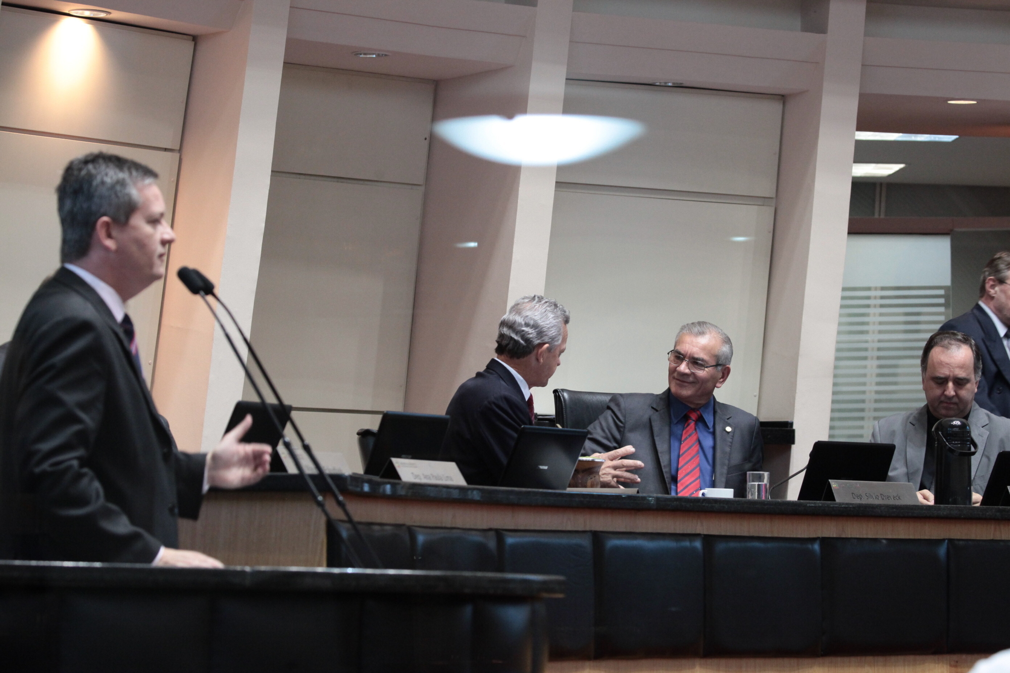 Pronunciamentos dos deputados na sessão desta quinta (22)