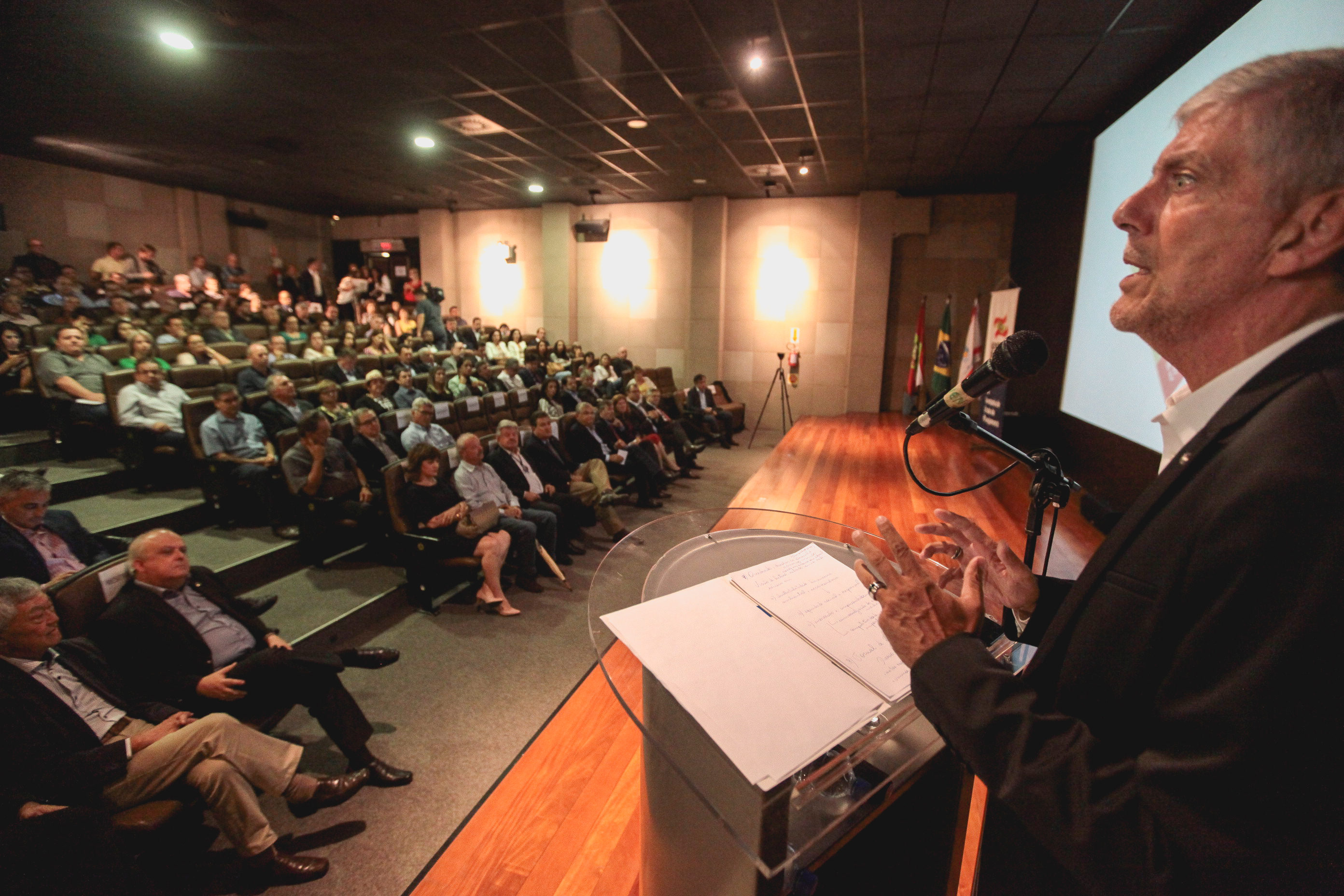 Plano de Desenvolvimento Santa Catarina 2030.