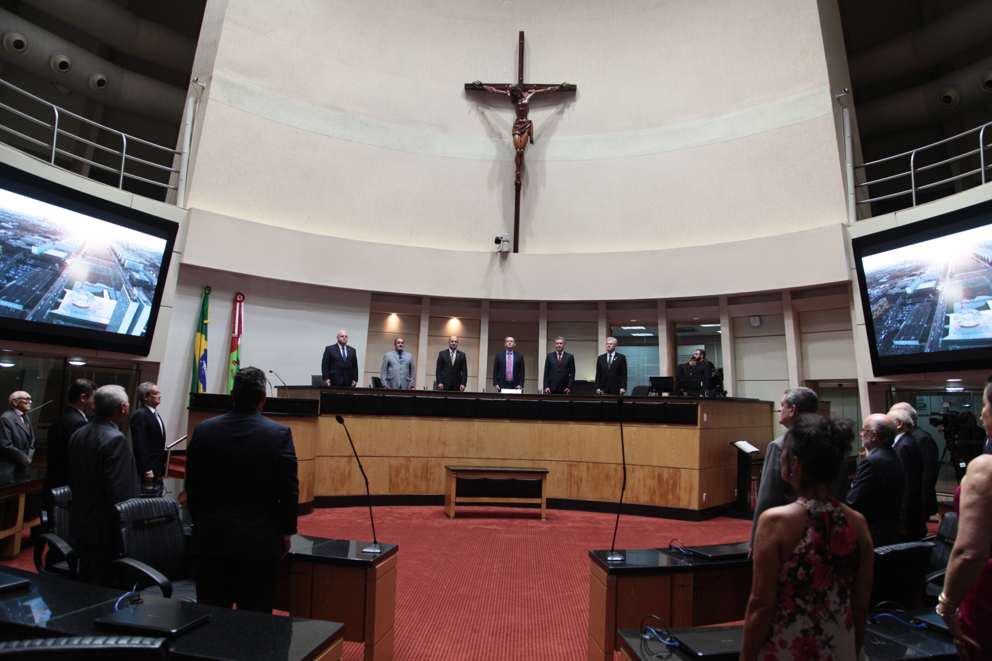 Alesc homenageia 60 anos do Crea/SC em sessão especial