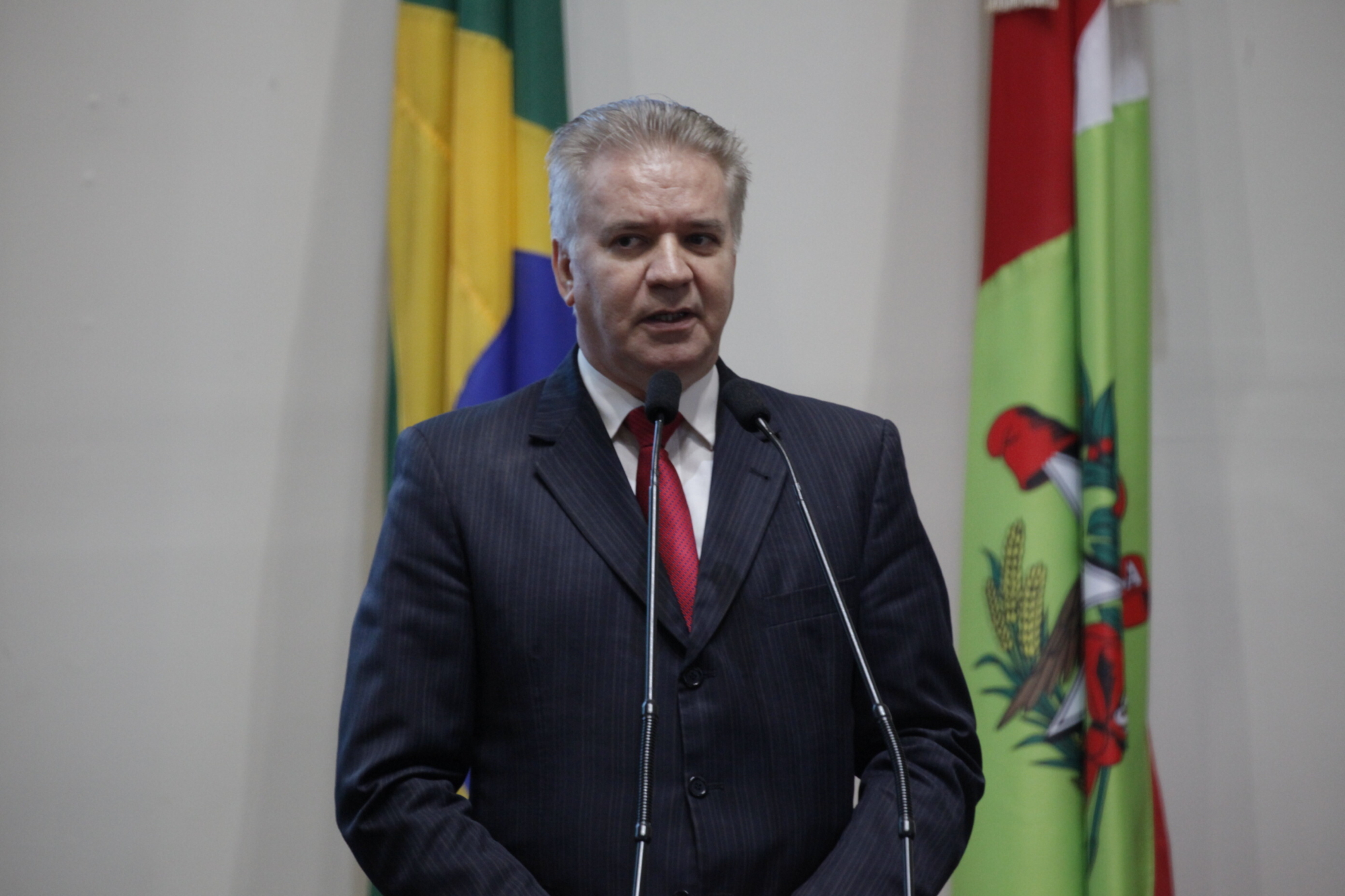 Pronunciamentos dos deputados na sessão desta quinta (15)