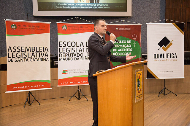 Palestra sobre condutas vedadas no período eleitoral atrai servidores e comunidade em Itajaí
