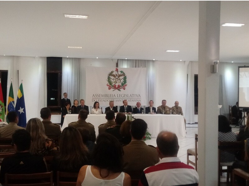 Parlamento celebra 20 anos de Proerd