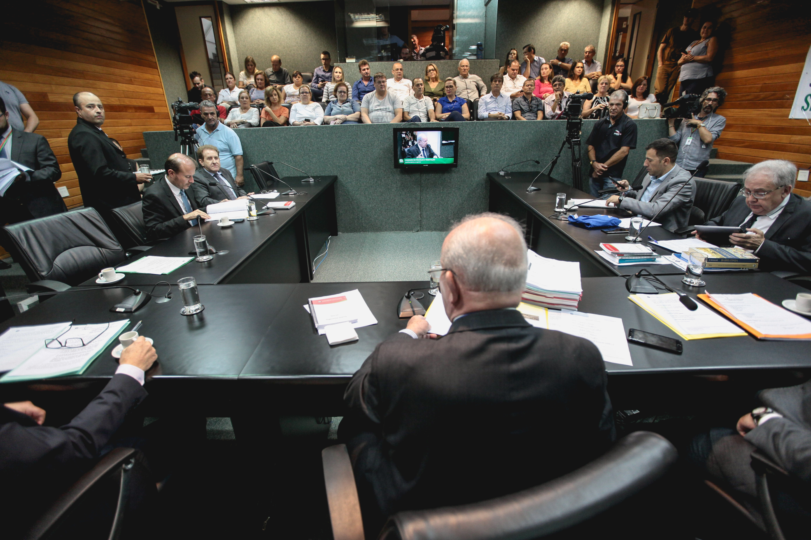 Comissão de Finanças e Tributação.