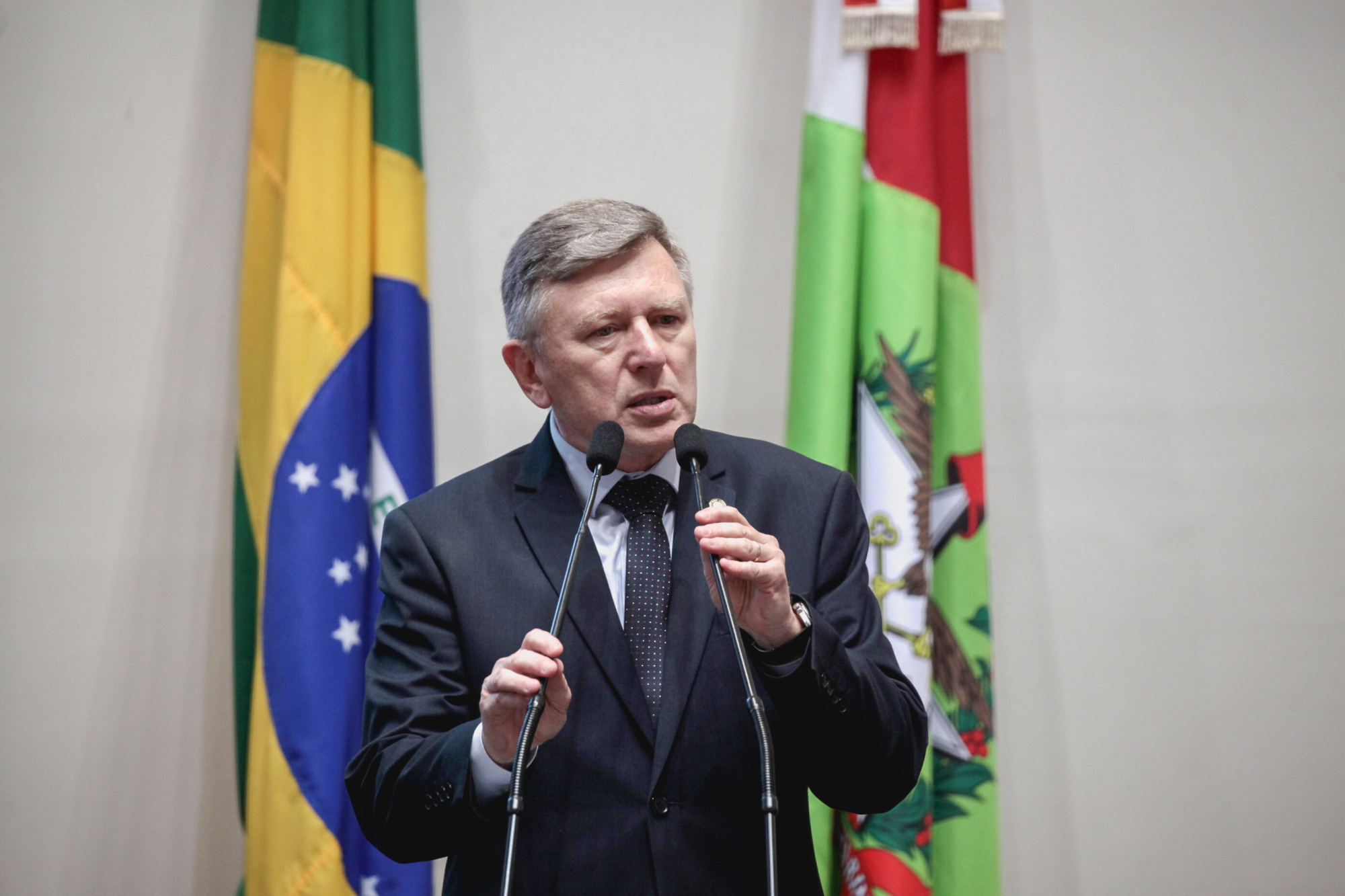 Deputados se manifestam em reconhecimento à gestão Raimundo Colombo