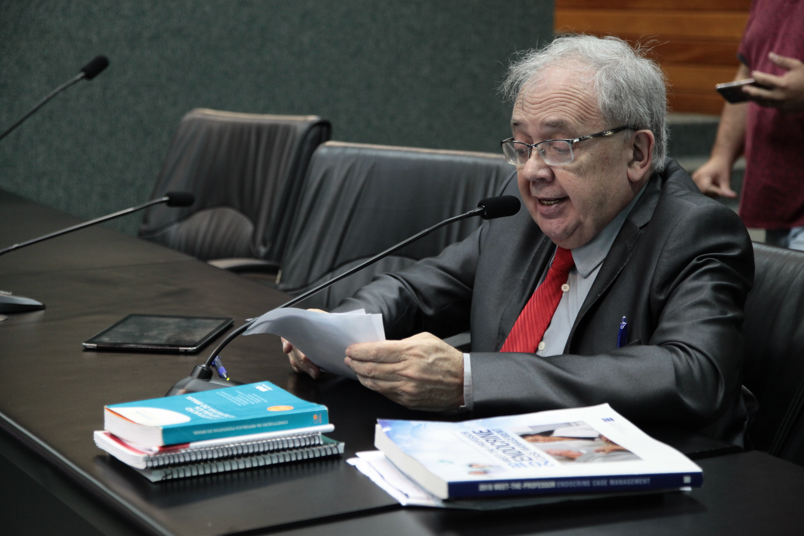Comissão de Economia, Ciência e Tecnologia.