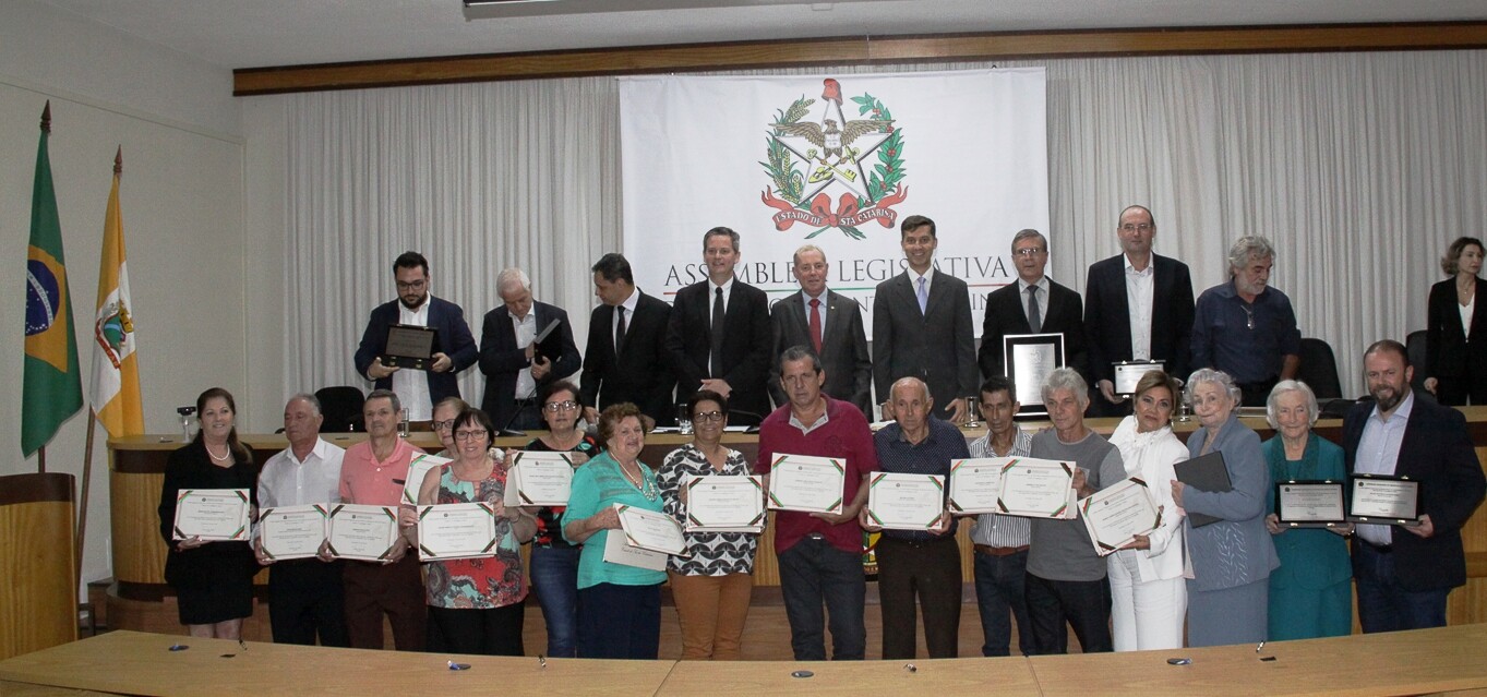 Em sessão solene, Alesc presta homenagem aos 80 anos da empresa Círculo