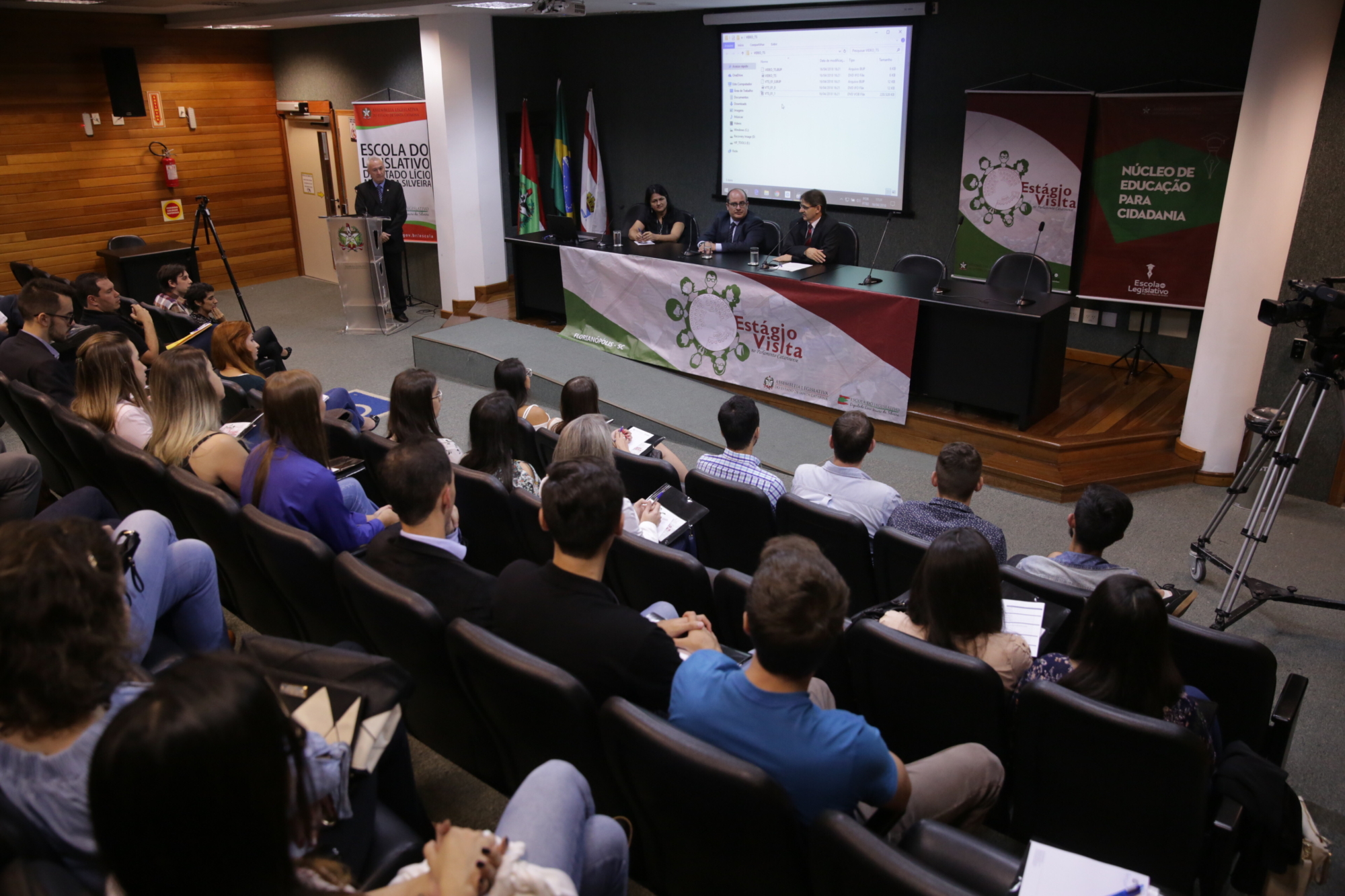 Programa Estágio-Visita tem início com foco nos 30 anos da Constituição
