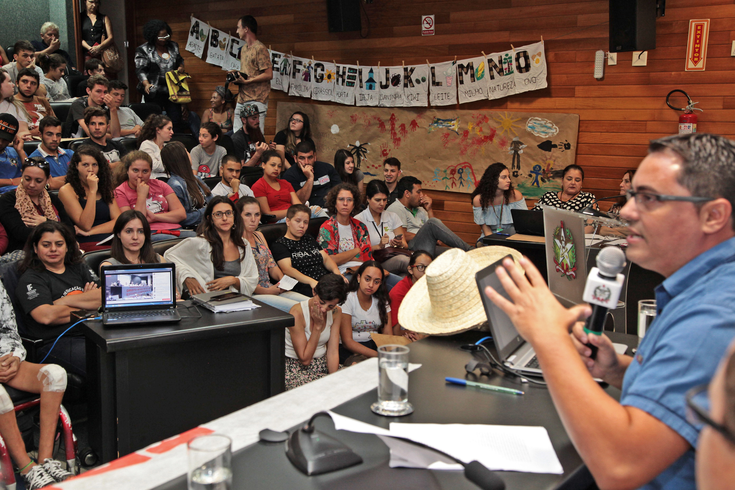 Comissão de Educação Promove Audiência Pública para Discutir a Educação no Campo.