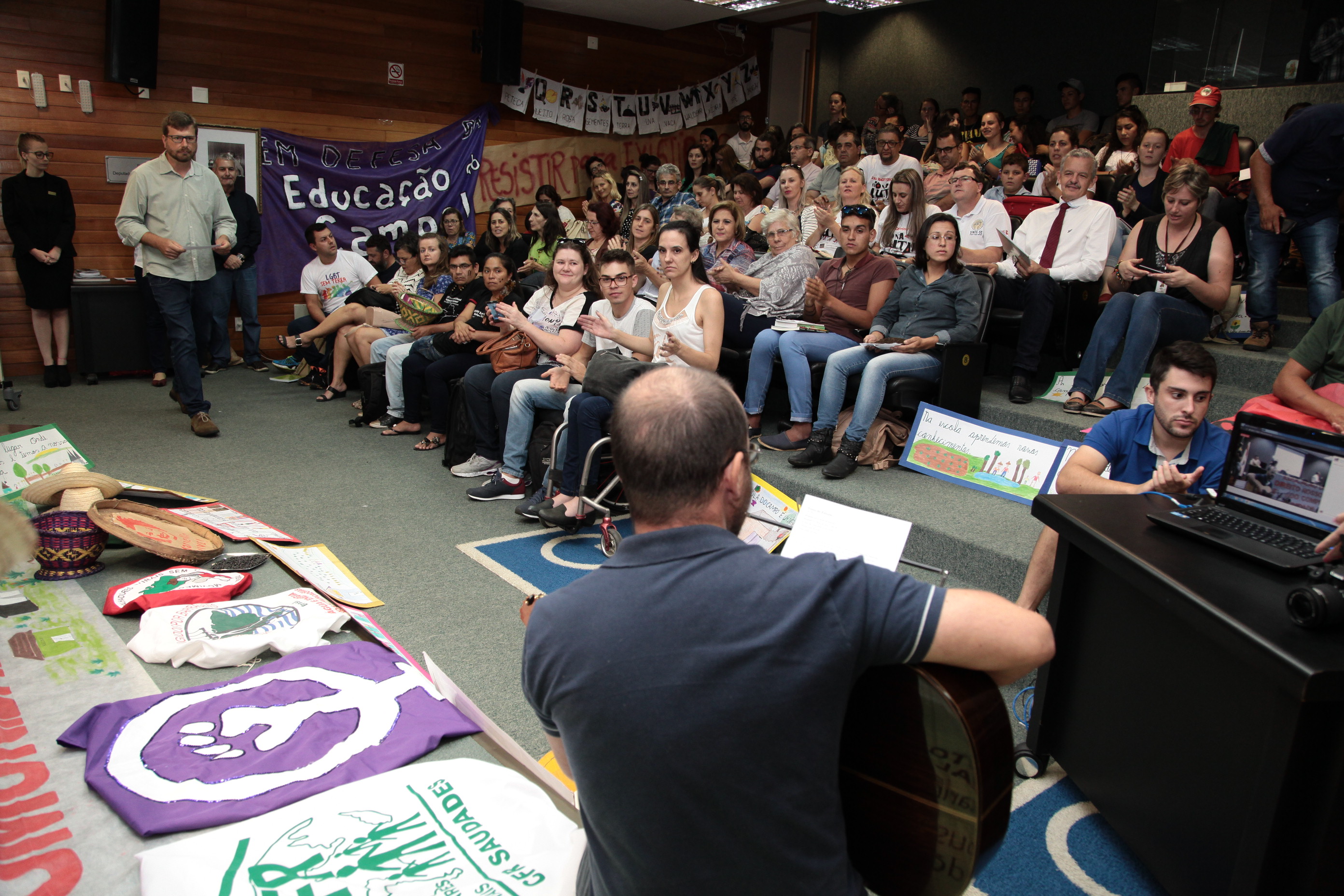 Comissão de Educação Promove Audiência Pública para Discutir a Educação no Campo.