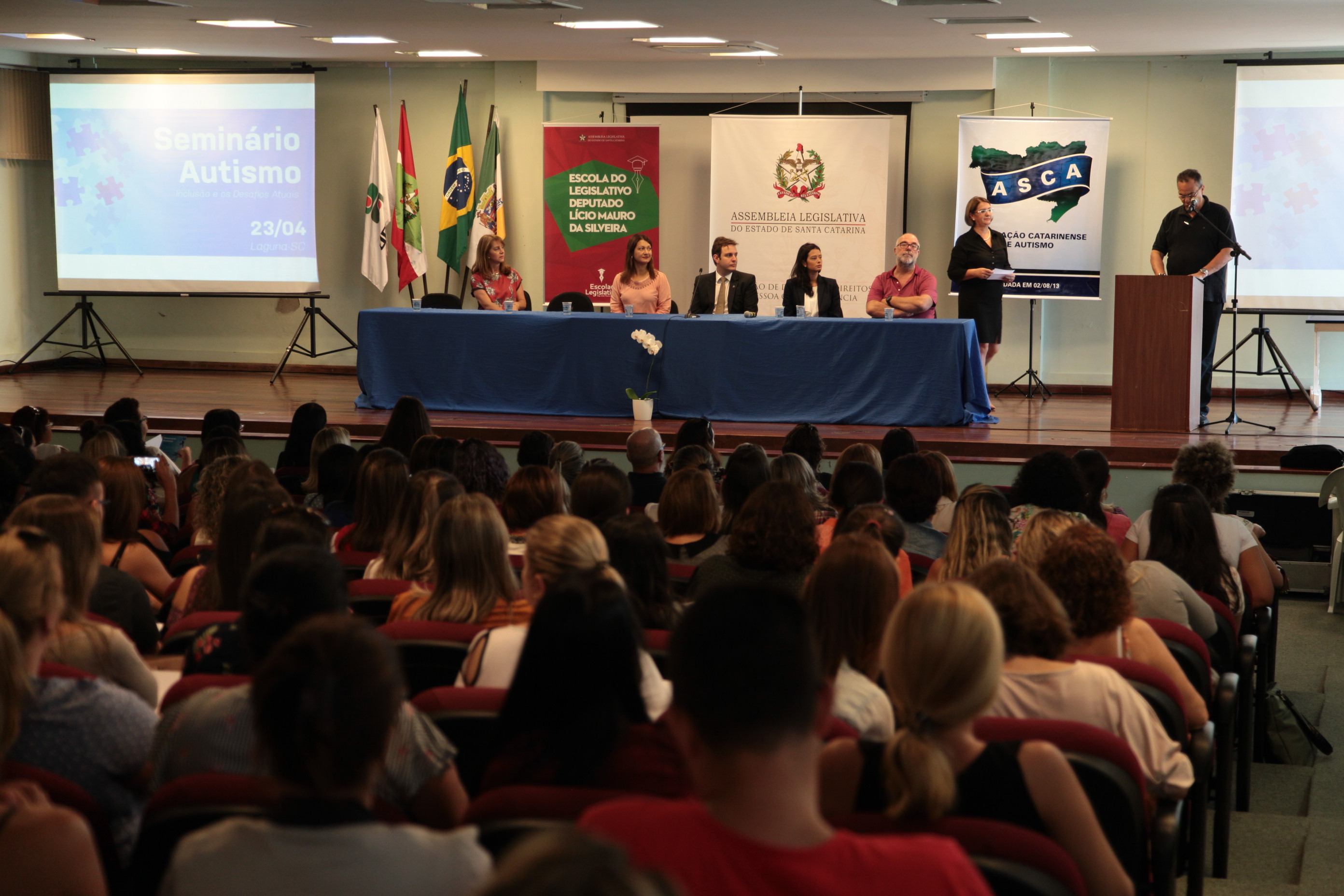 Seminário - Autismo, Inclusão e os Desafios Atuais