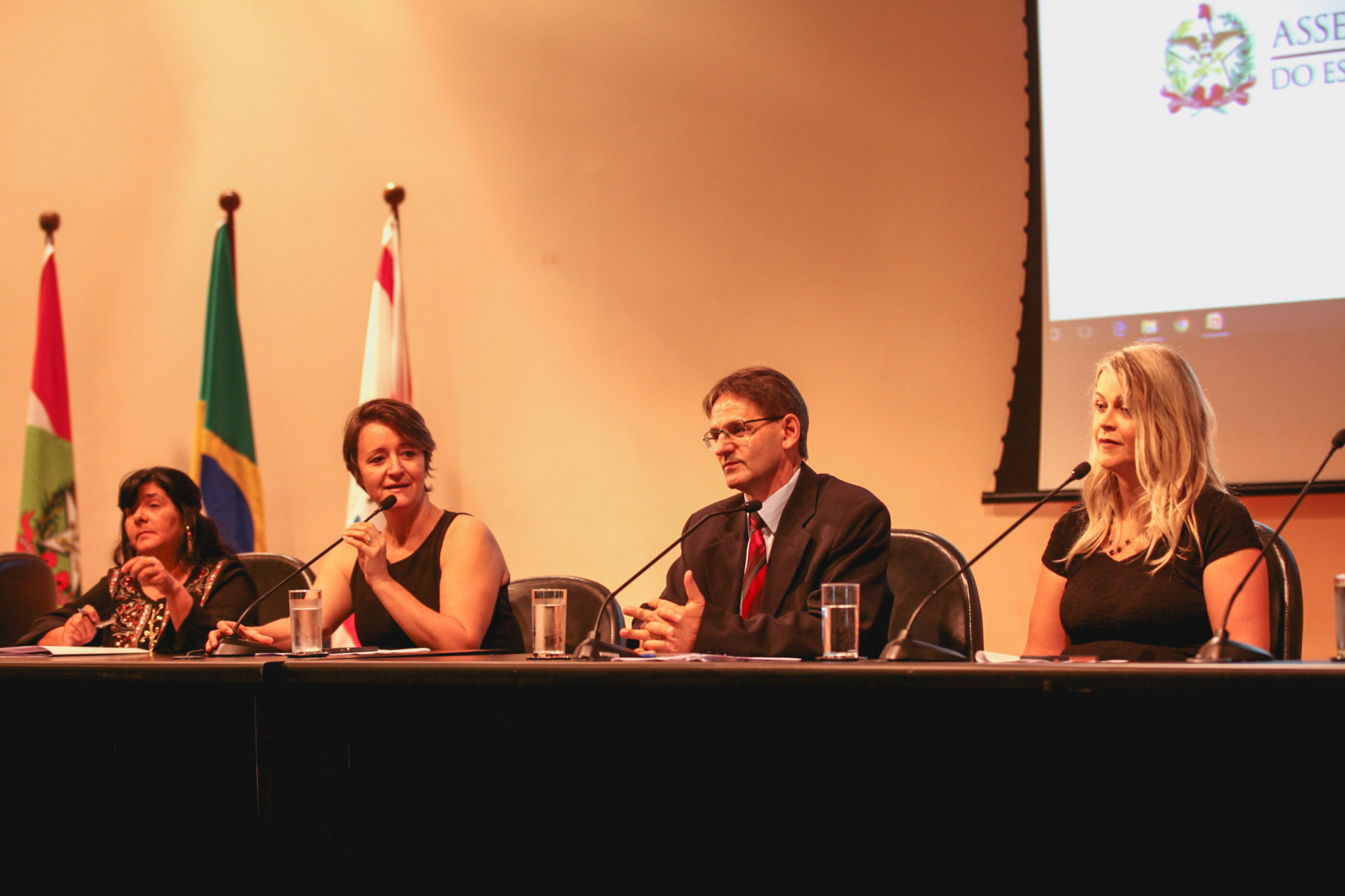 Abertura do evento de capacitação, realizado no Auditório Antonieta de Barros