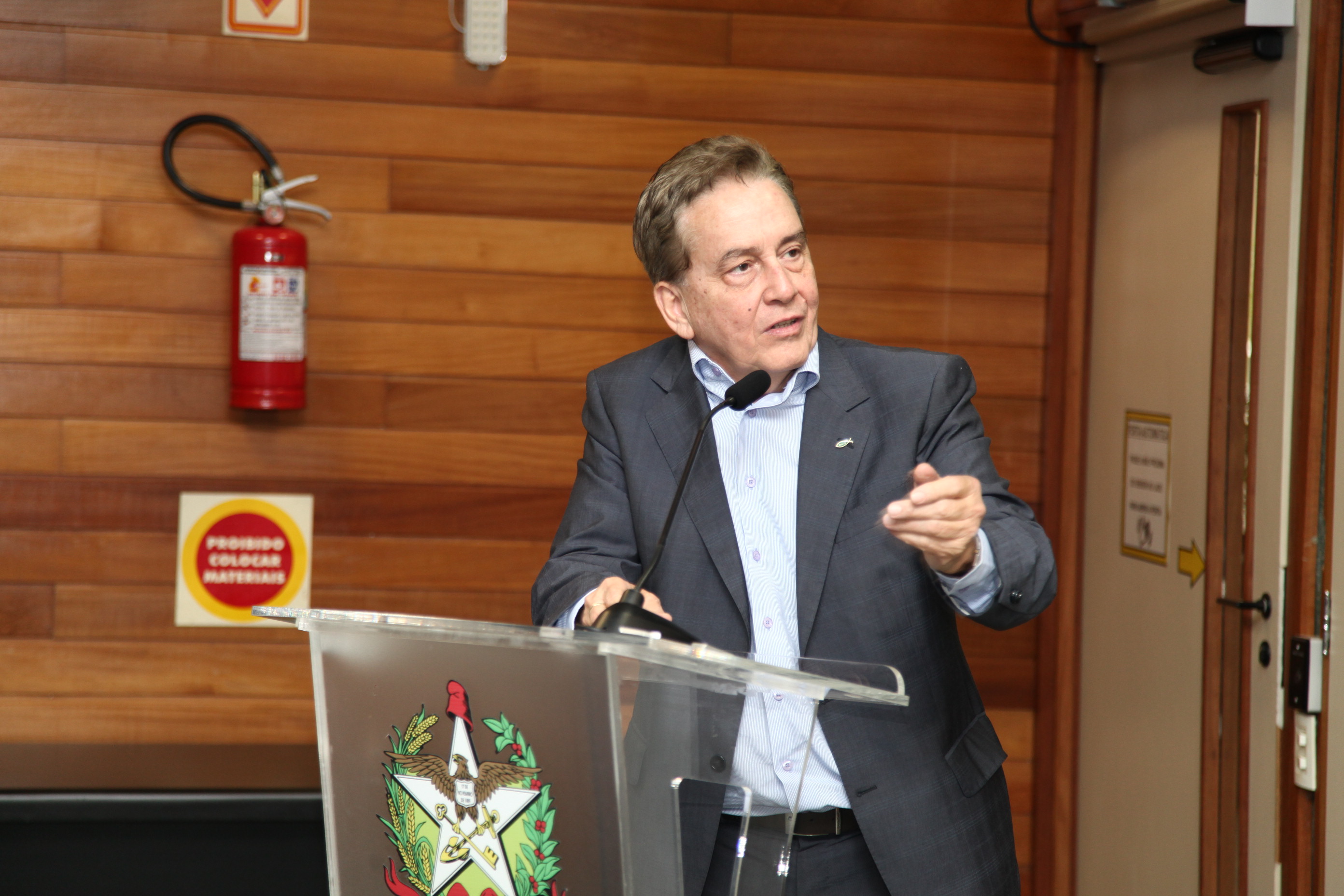 Dr. Paulo Rabello de Castro Concede Entrevista e Faz Palestra na Alesc.