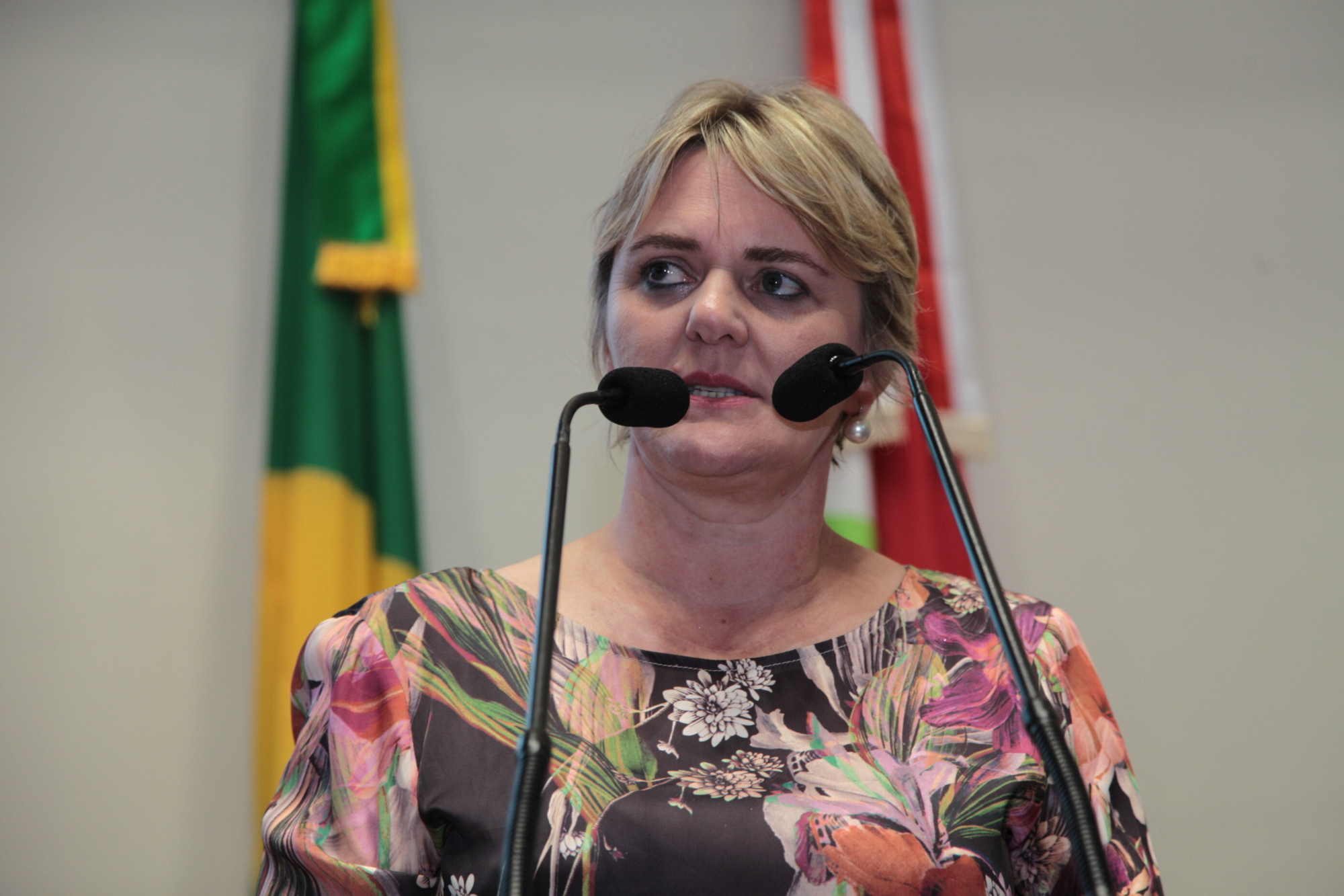 Luciane lamenta que juízes e STF julgaram HC de Lula com base na opinião pública