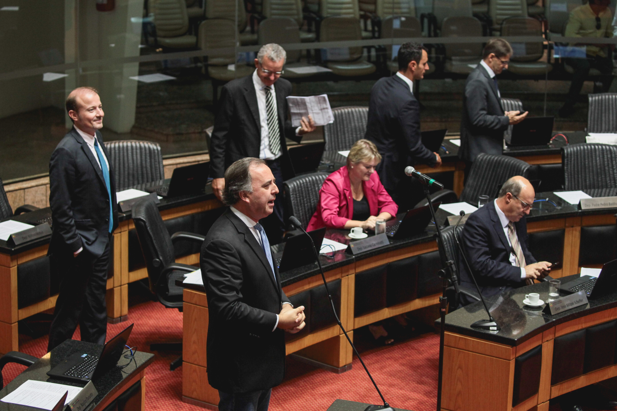 Deputados debatem MP que altera ICMS, prevista para votação em plenário