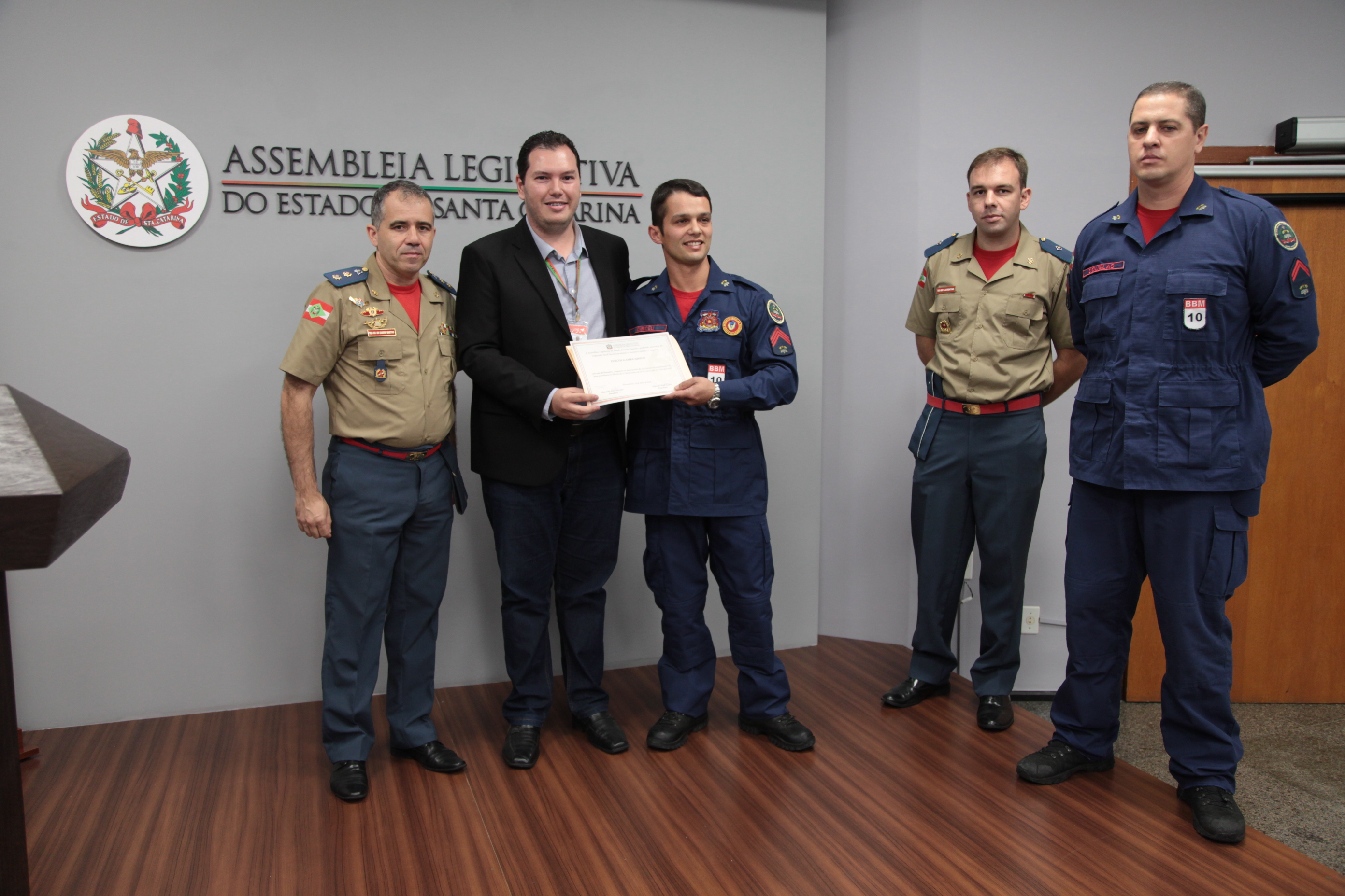 Bombeiros Militares de SC Recebem Moção de Aplauso por Ato de Bravura.