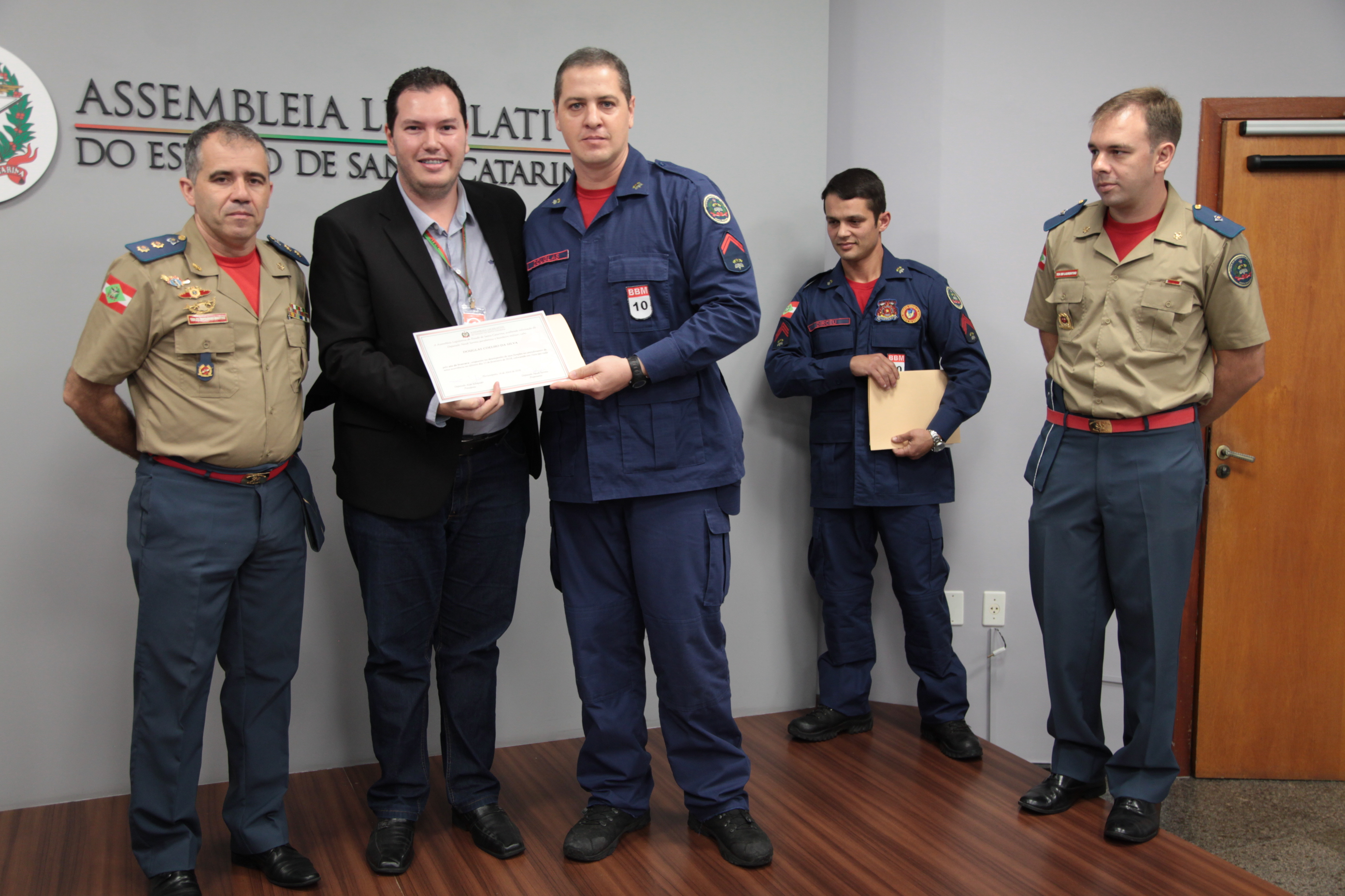 Bombeiros Militares de SC Recebem Moção de Aplauso por Ato de Bravura.