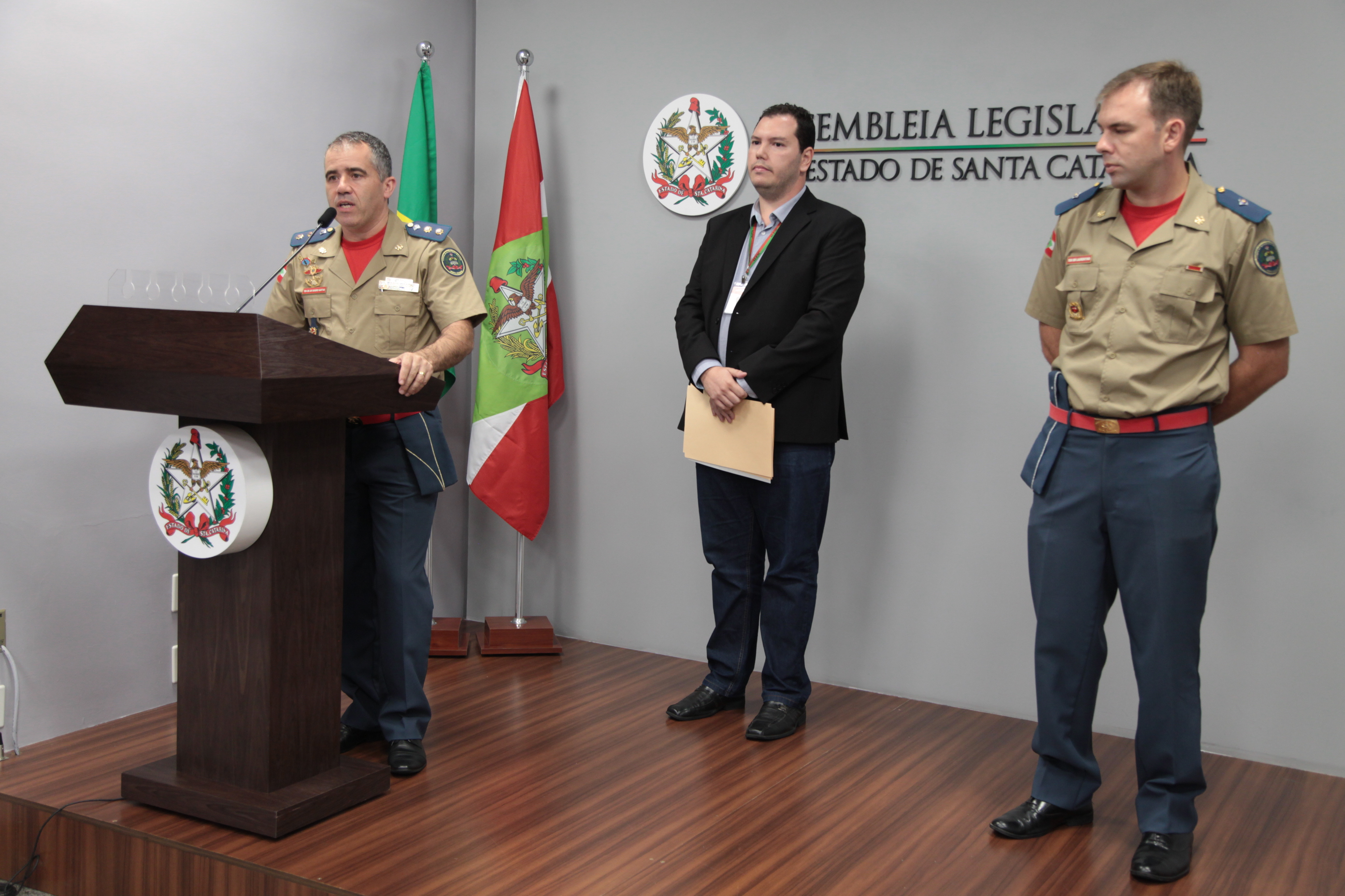 Bombeiros Militares de SC Recebem Moção de Aplauso por Ato de Bravura.
