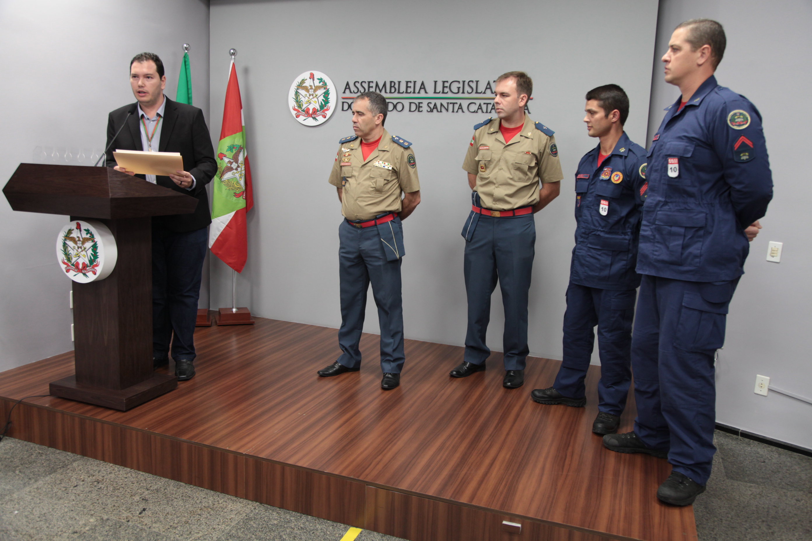 Bombeiros Militares de SC Recebem Moção de Aplauso por Ato de Bravura.