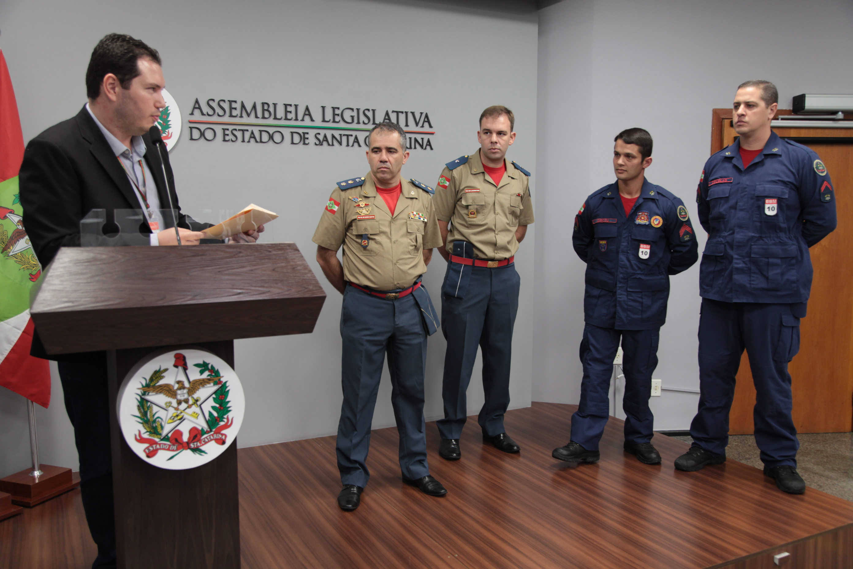 Bombeiros Militares de SC Recebem Moção de Aplauso por Ato de Bravura.