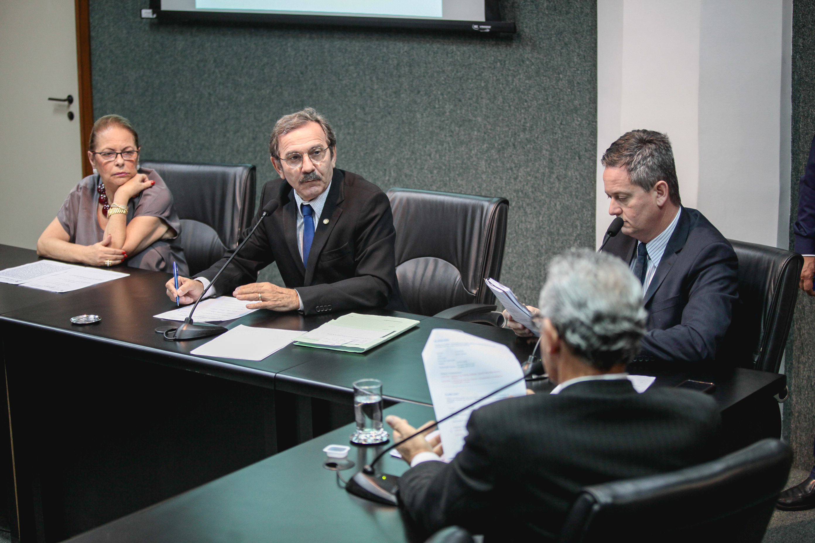 Comissão de Trabalho, Administração e Serviço Público.