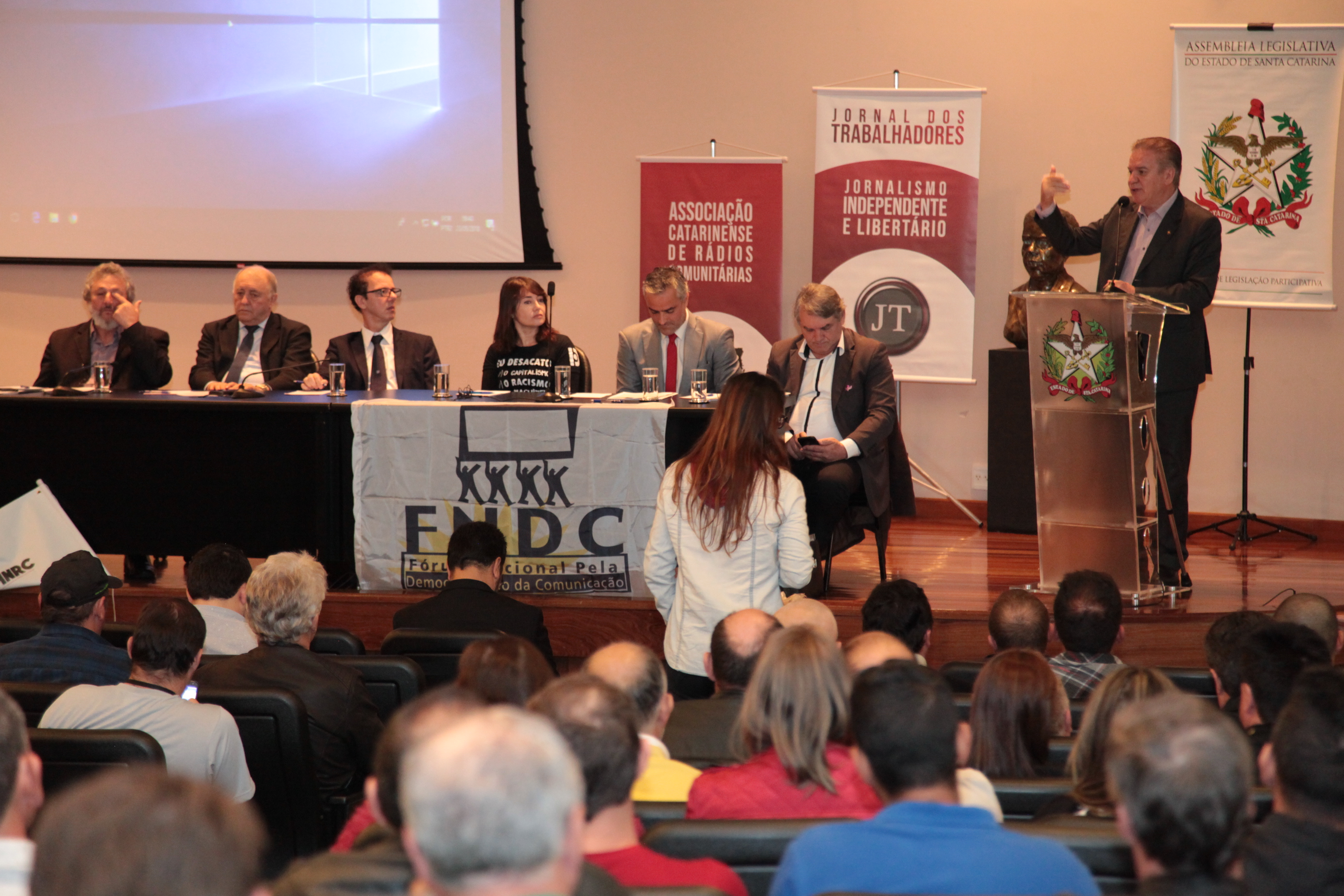 Audiência Pública sobre A decisão: 916/2017, do TCE/SC, que impede a administração pública de contratar com entidades detentoras de autorização para execução do serviço de radiofusão comunitária. Foto: Eduardo Guedes de Oliveira / Agência AL