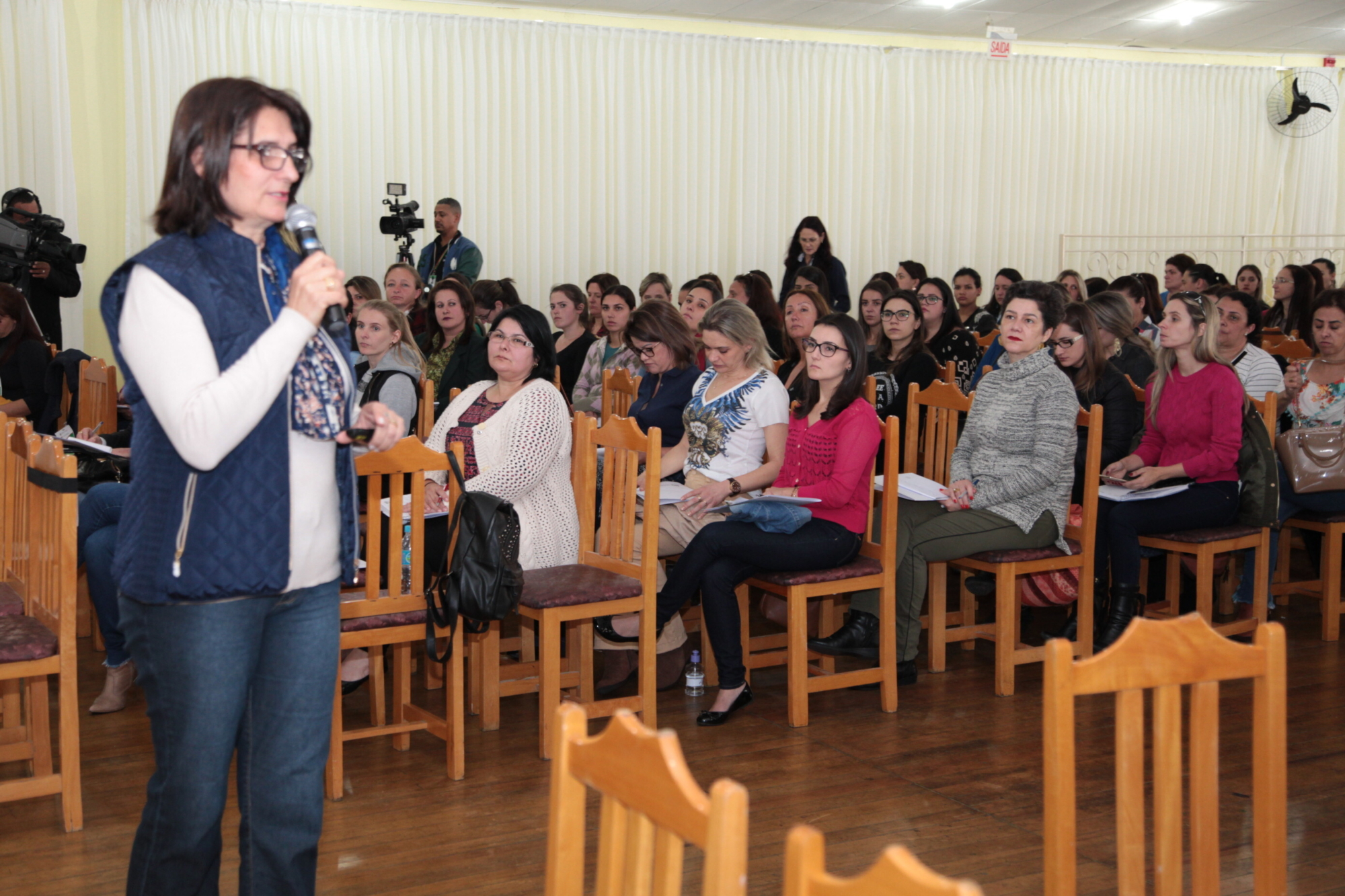 Seminário aborda papel do segundo professor na educação do autista