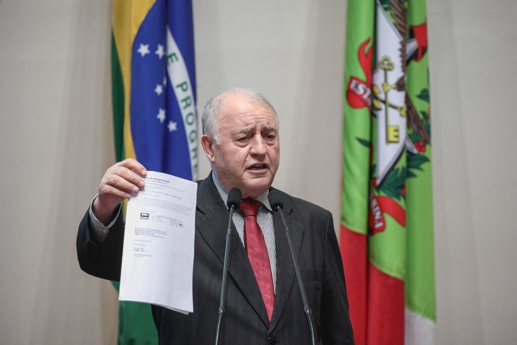 Deputado pede revogação das multas aplicadas a suinocultores