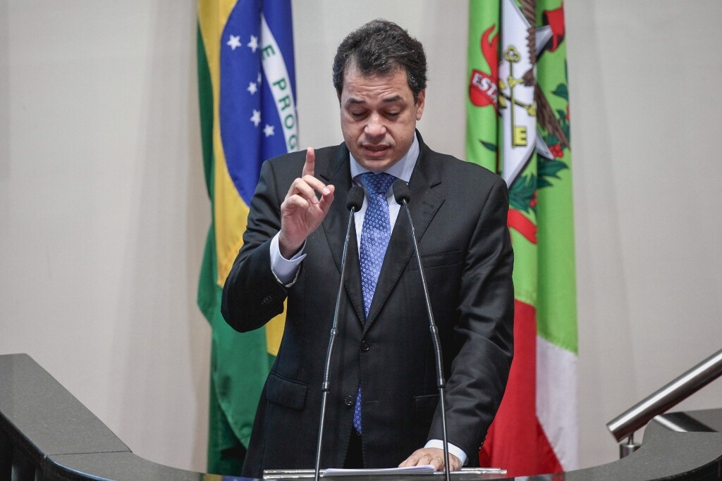 “O Governador deveria aproveitar e extinguir todas as ADR’s”, afirma Minotto