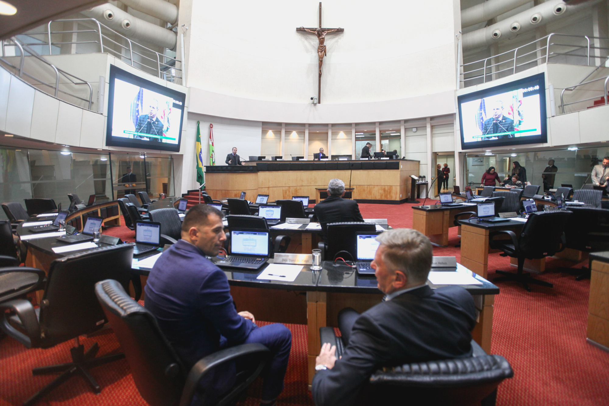 Greve dos caminhoneiros continua a repercutir na Assembleia Legislativa