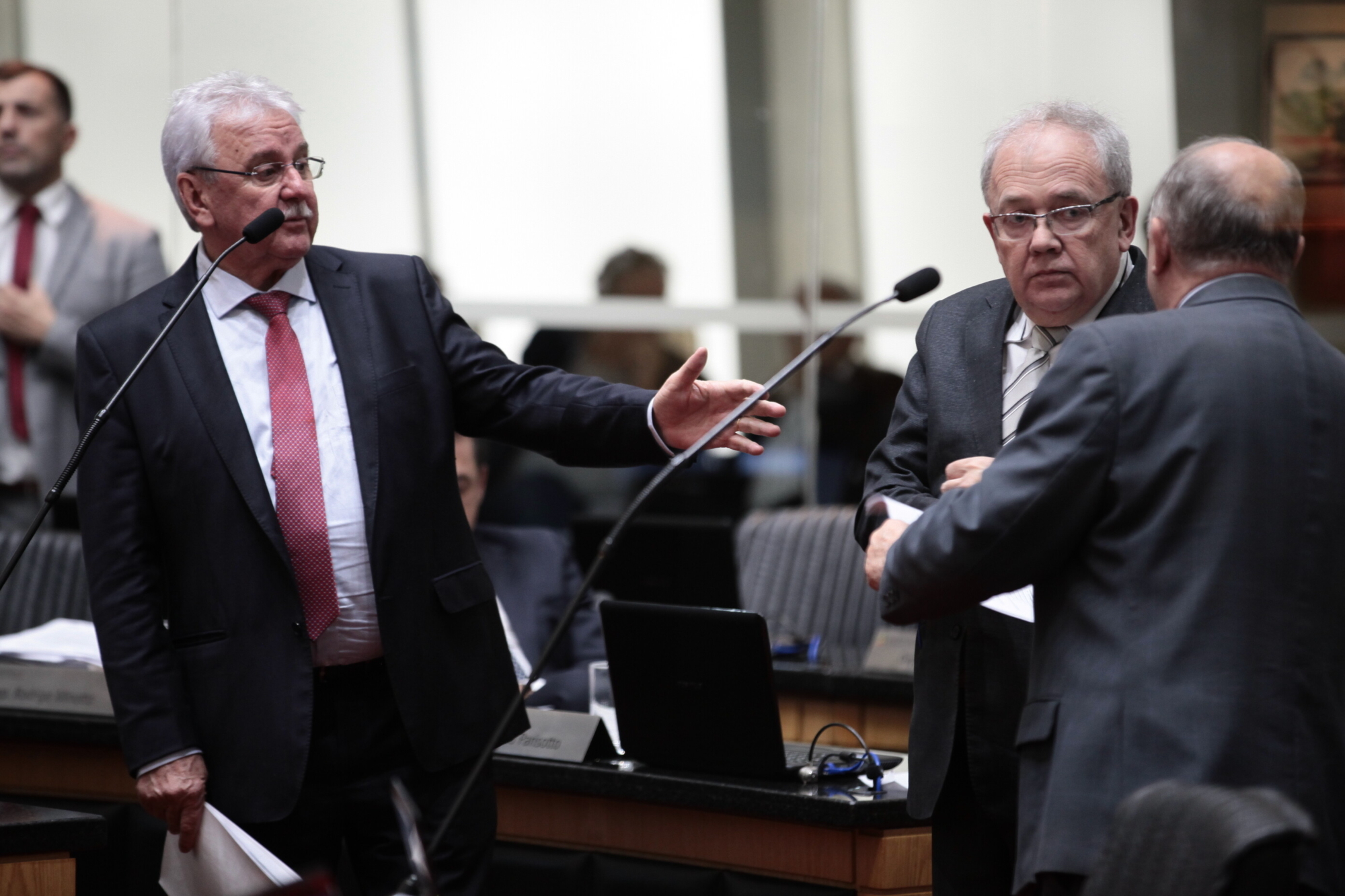 Plenário aprova projetos sobre agricultura e proteção aos animais