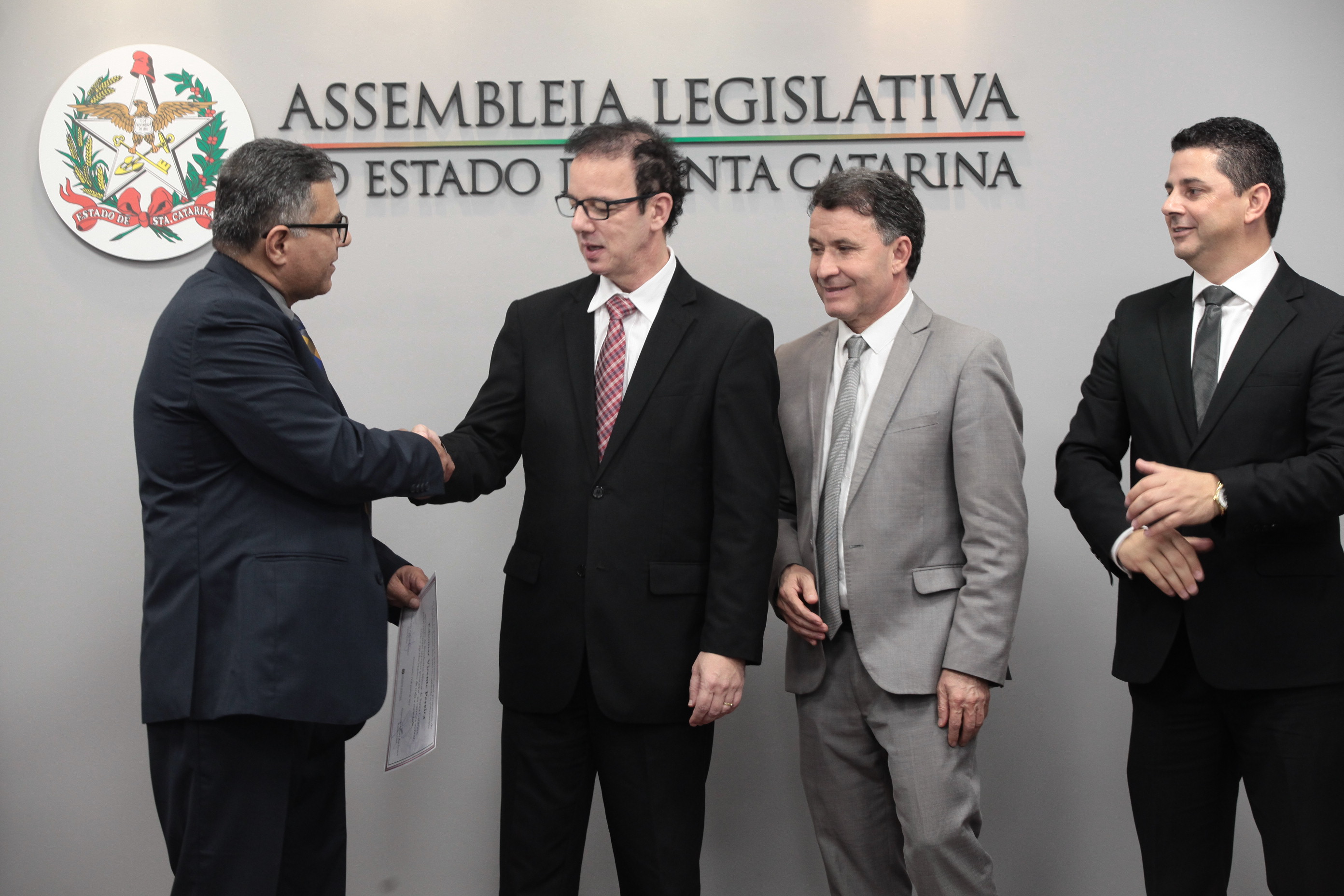 Subtenente Ediomar Vicente Pereira Recebe Moção de Aplauso na Alesc.