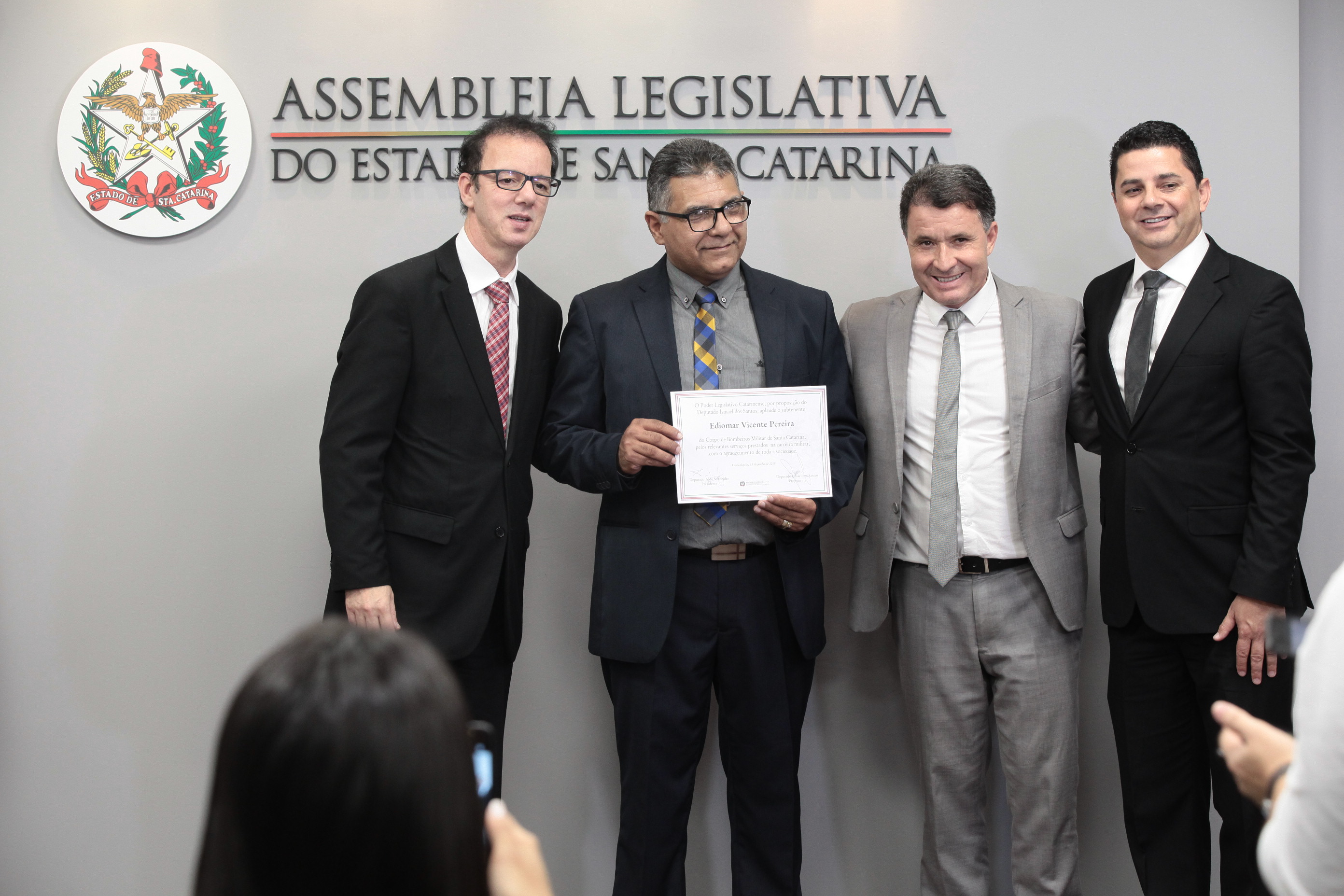Subtenente Ediomar Vicente Pereira Recebe Moção de Aplauso na Alesc