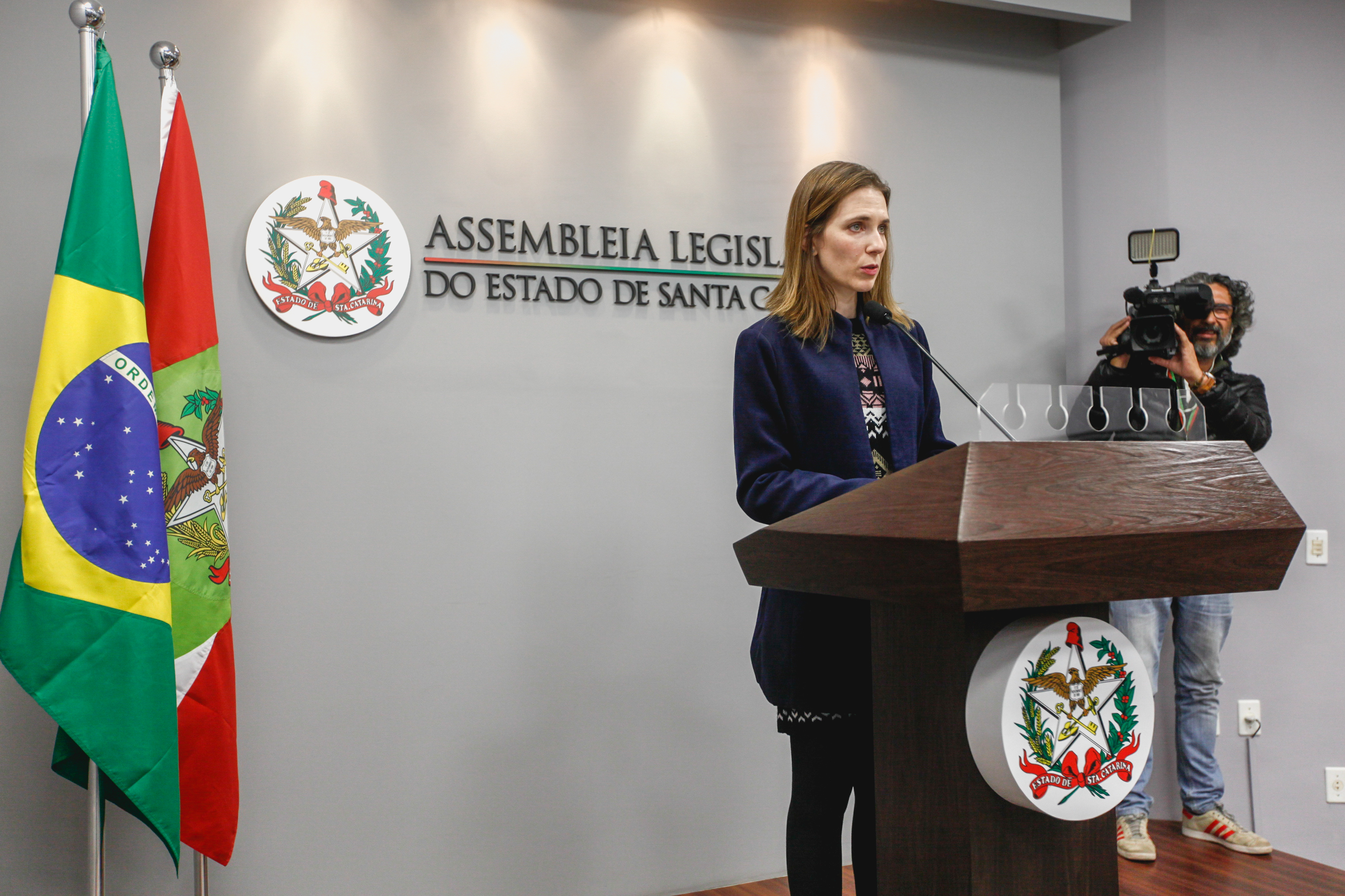 Elisangela Schappo, presidente da Comissão Mista de Responsabilidade Social. Lançamento do Edital da 8ª Edição da Certificação de Responsabilidade Social.