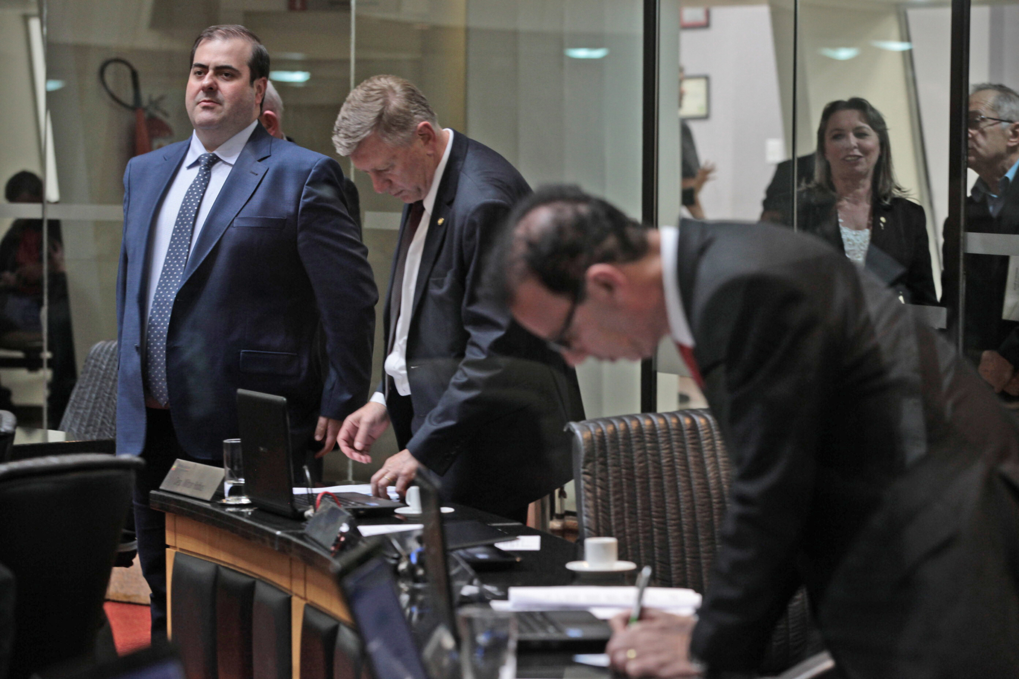 PLCs sobre cargos no MP e no TJ são aprovados pelo Plenário