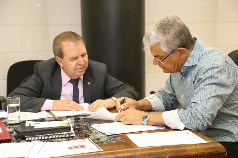 Governador confirma a Eskudlark inauguração da oncologia em São Miguel