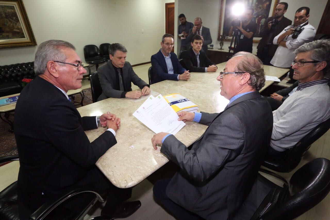 TCE entrega parecer sobre as contas do governo estadual de 2017