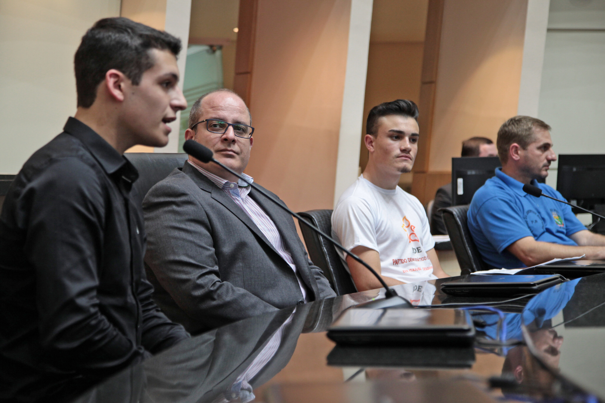 Estudantes tomam posse na 24ª edição do Parlamento Jovem