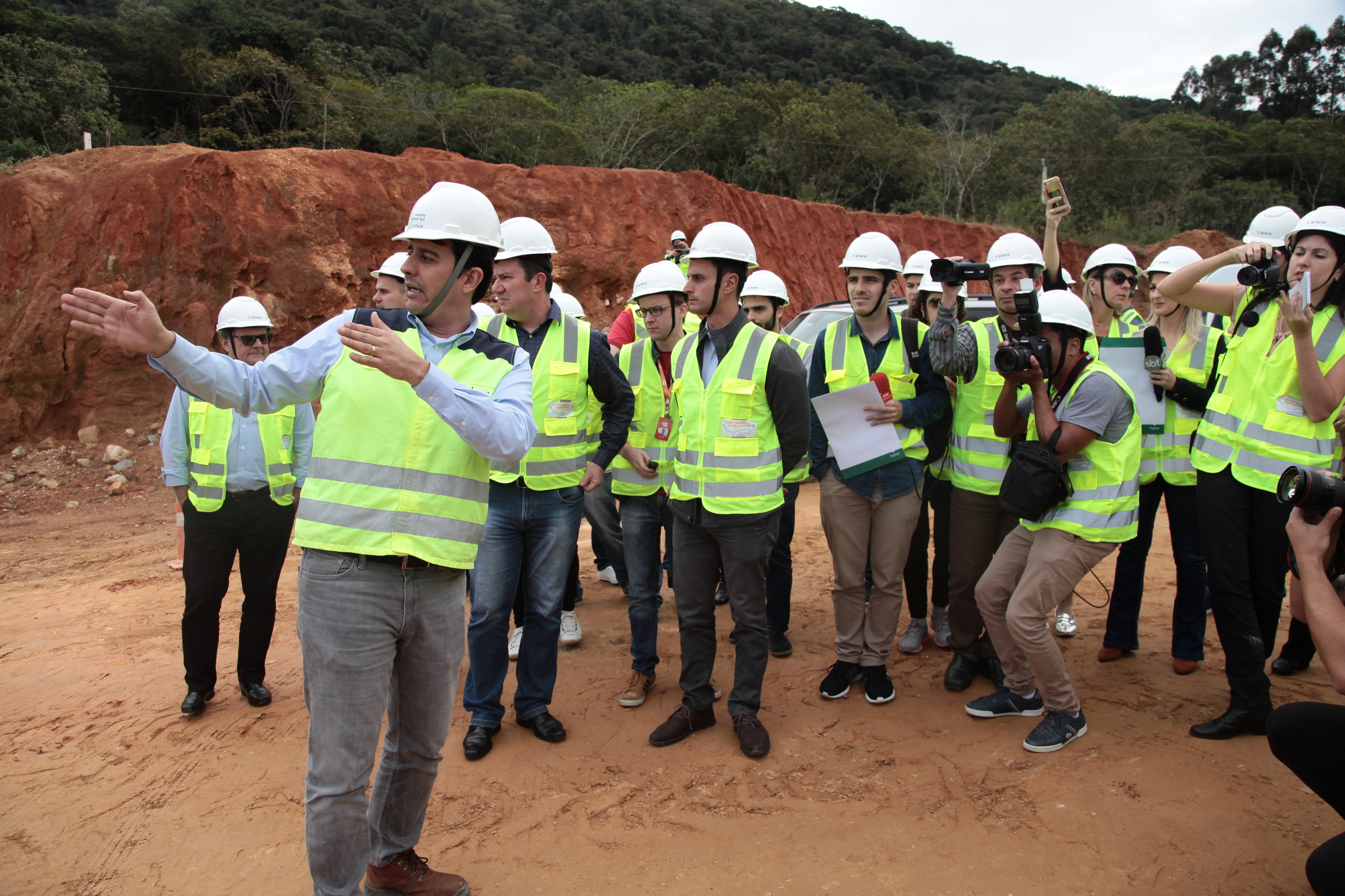 Equipe da Comissão de Transportes da Alesc Visita Obras do Anel Viário de Florianópolis.