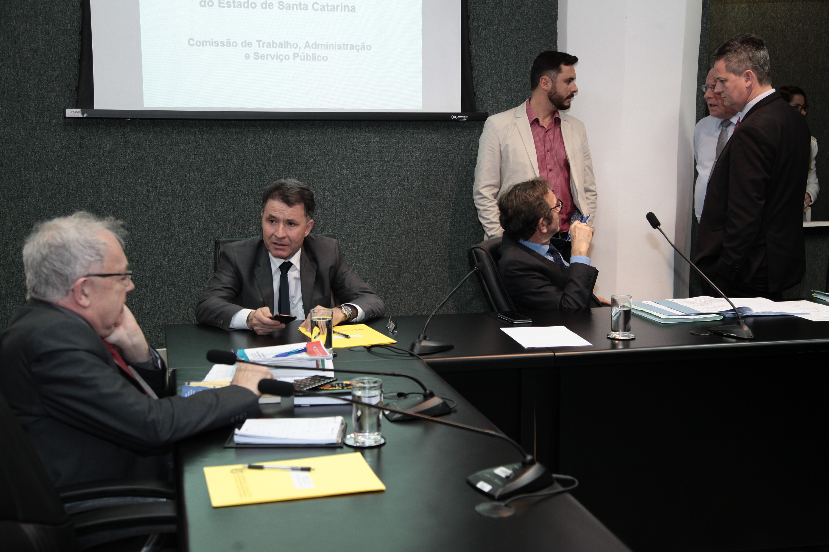 Comissão de Trabalho, Administração e Serviço Público.