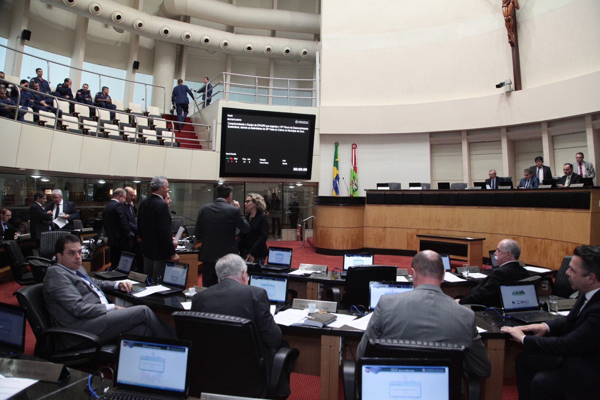 Assembleia conclui semestre com quase 100 proposições votadas