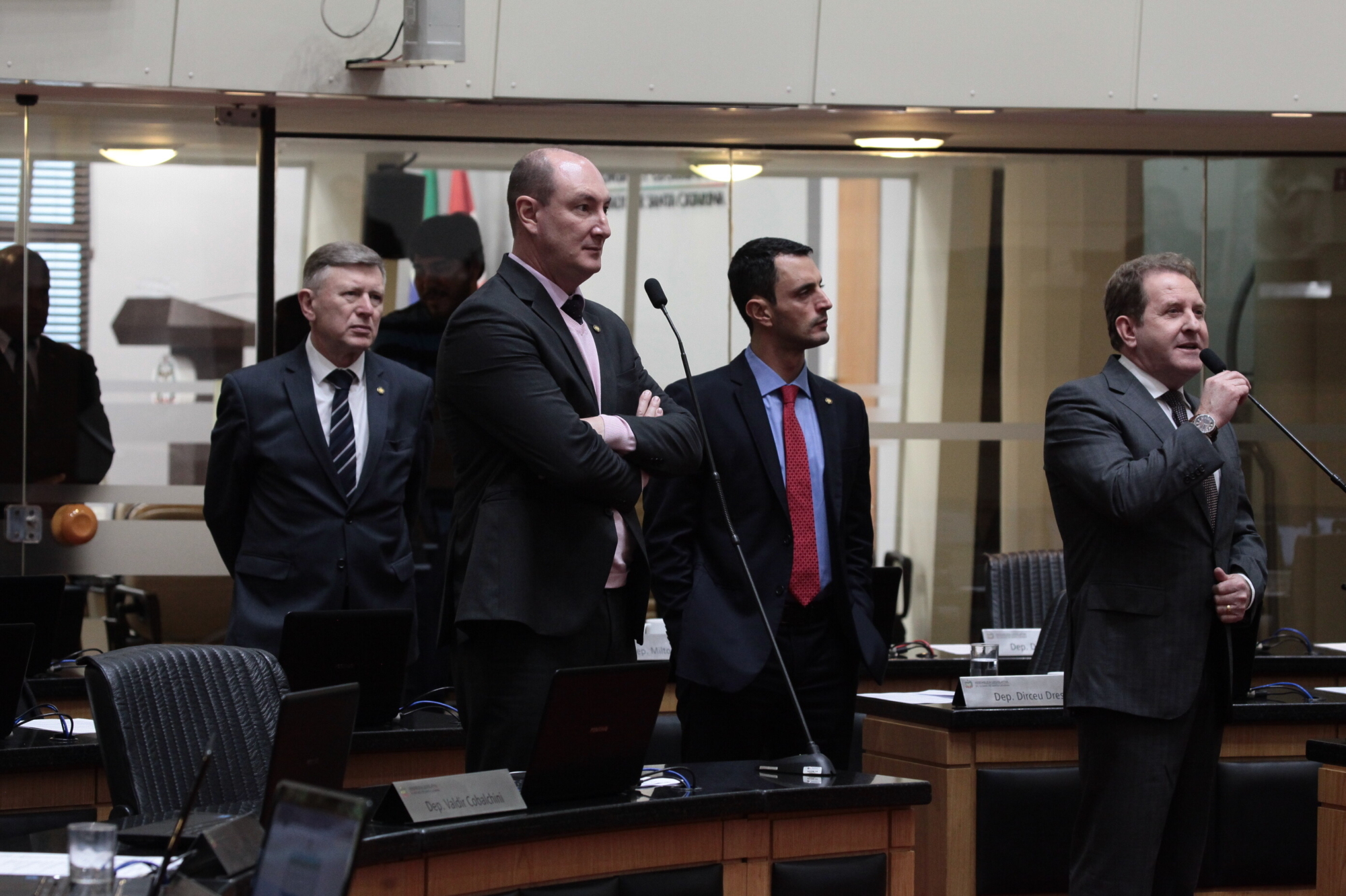 Parlamentares cobram do Executivo andamento de obras rodoviárias