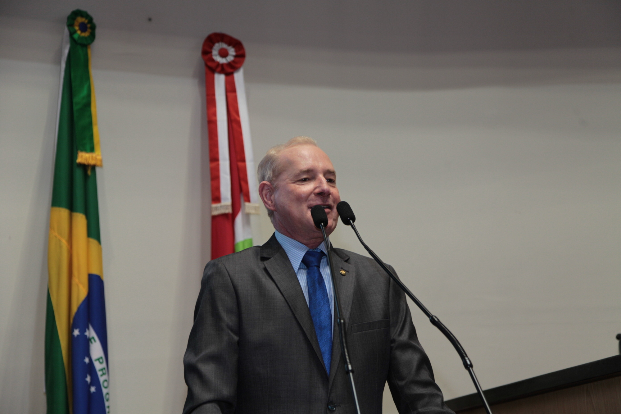 Velório do deputado Aldo Schneider ocorre na Igreja Matriz de Ibirama